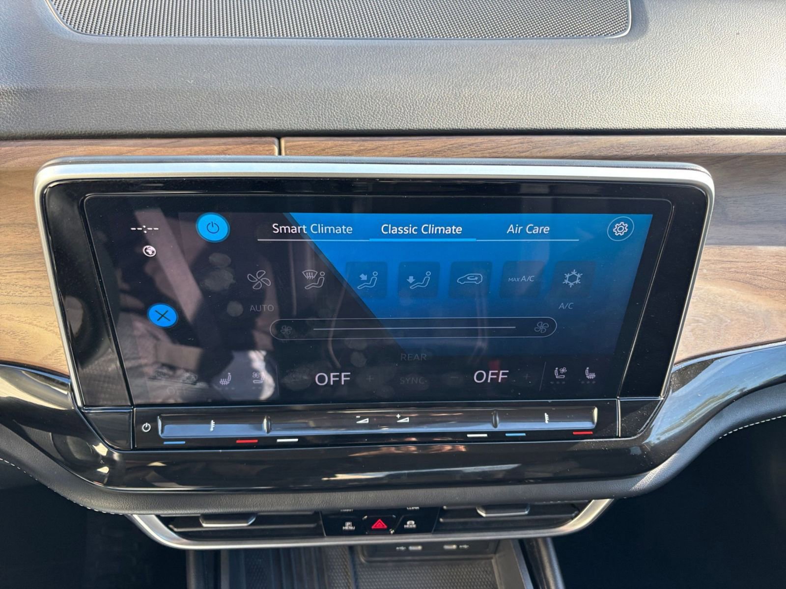 Thumbnail: 2025 Volkswagen Atlas - 22