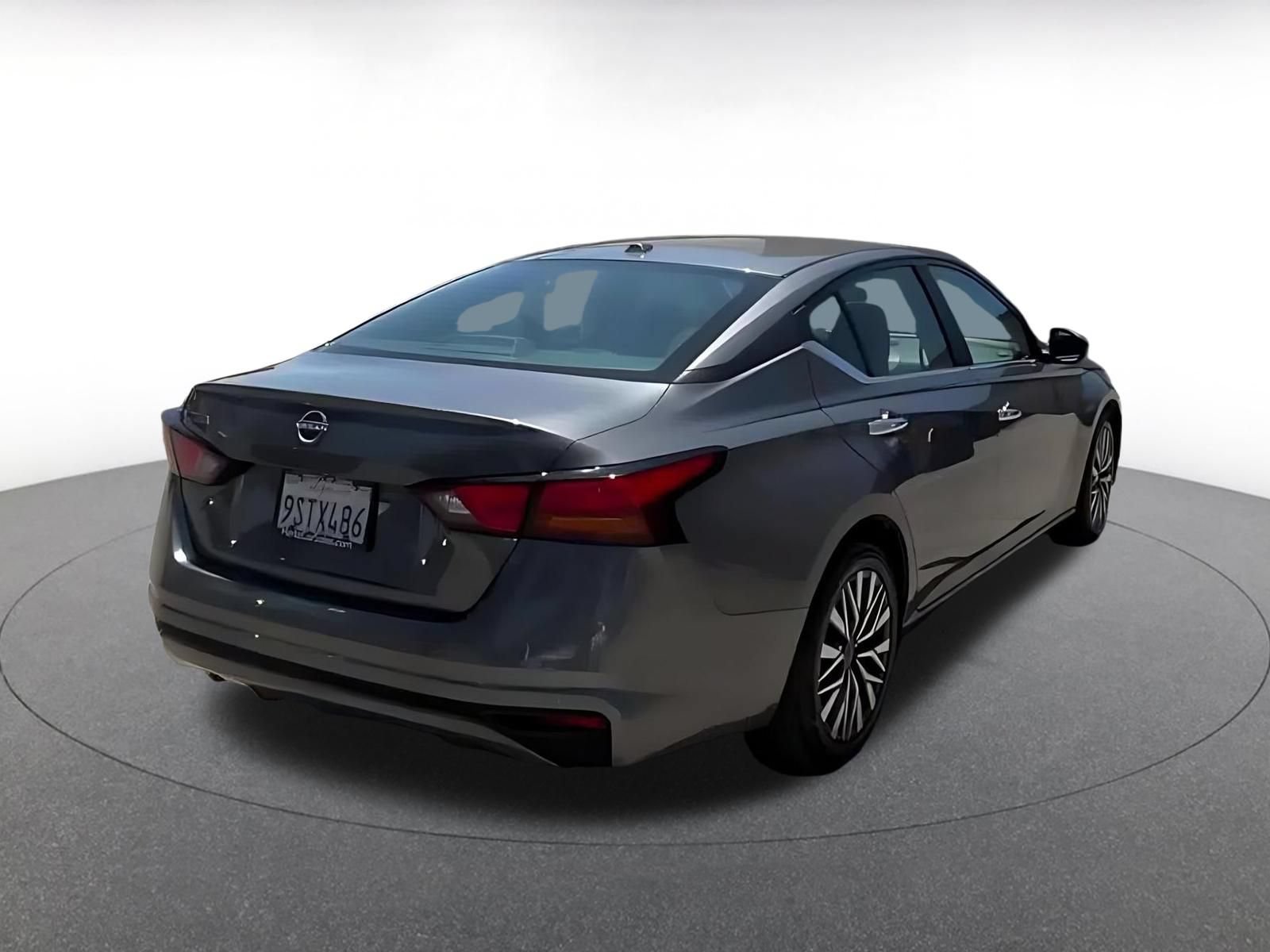Thumbnail: 2025 Nissan Altima - 12