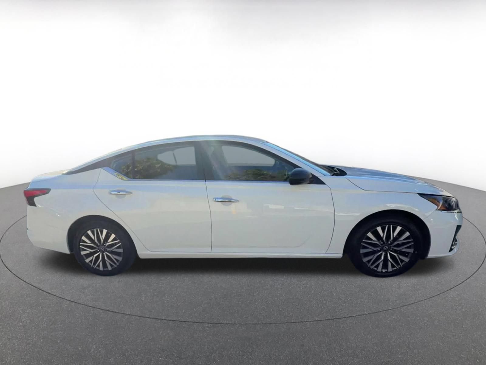 Thumbnail: 2025 Nissan Altima - 15