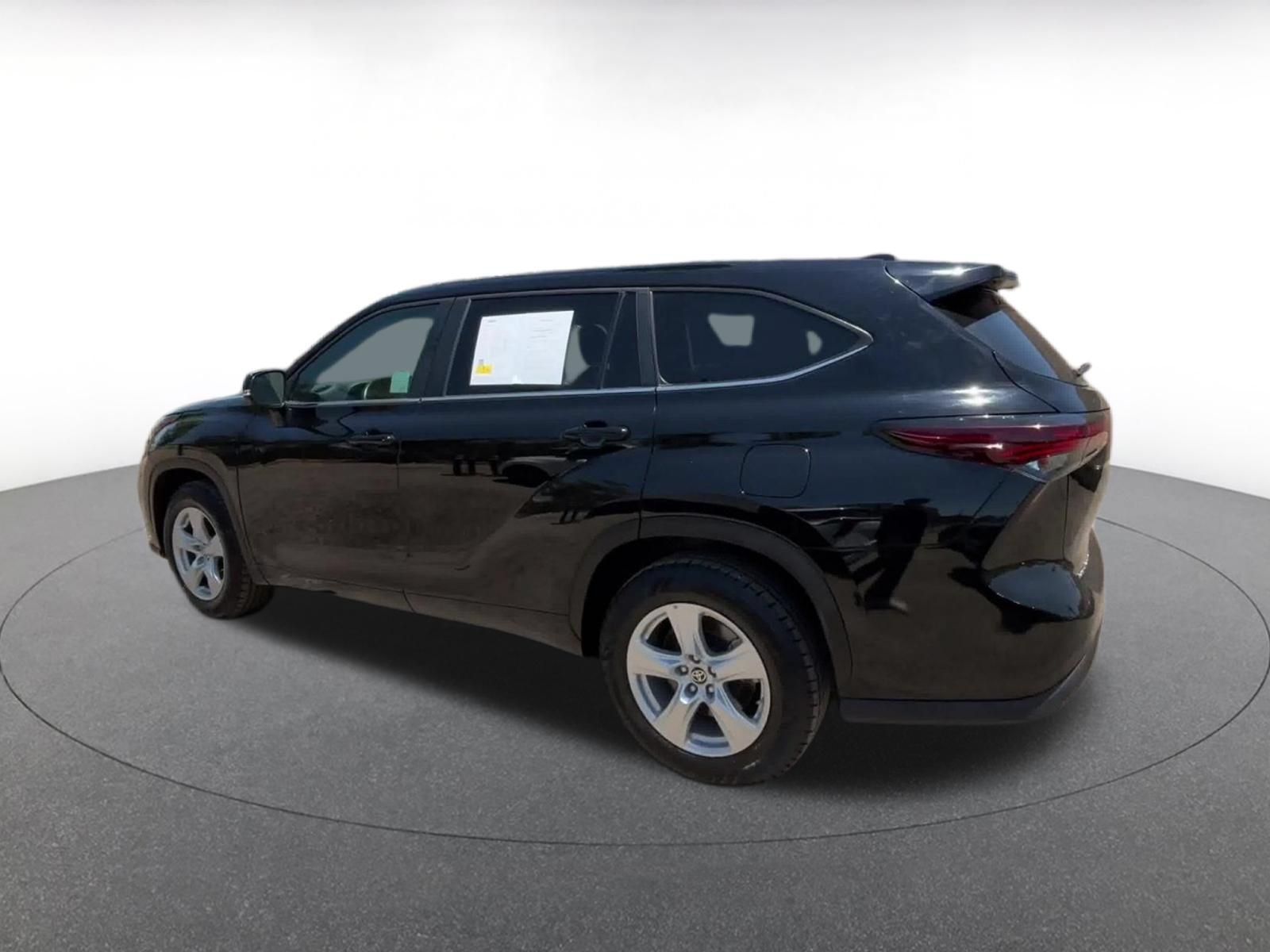 Thumbnail: 2025 Toyota Highlander - 10