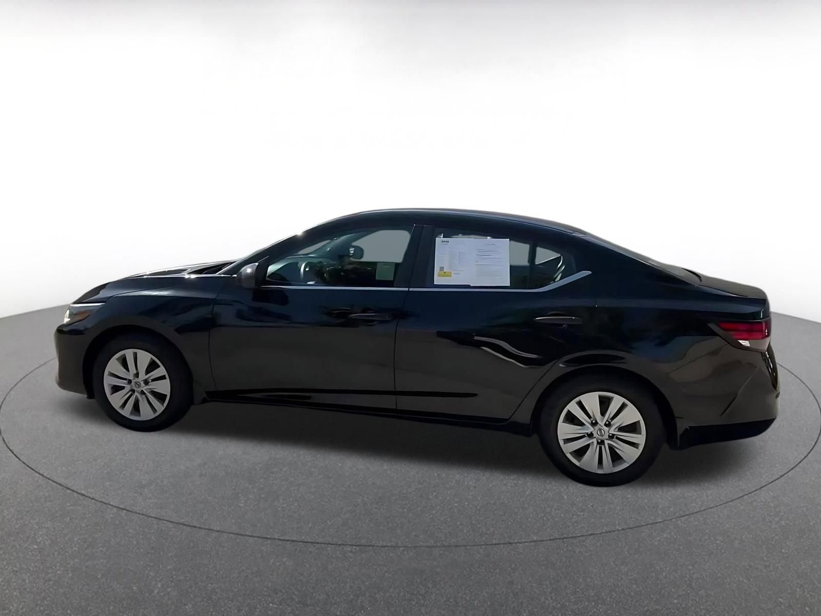 Thumbnail: 2024 Nissan Sentra - 9