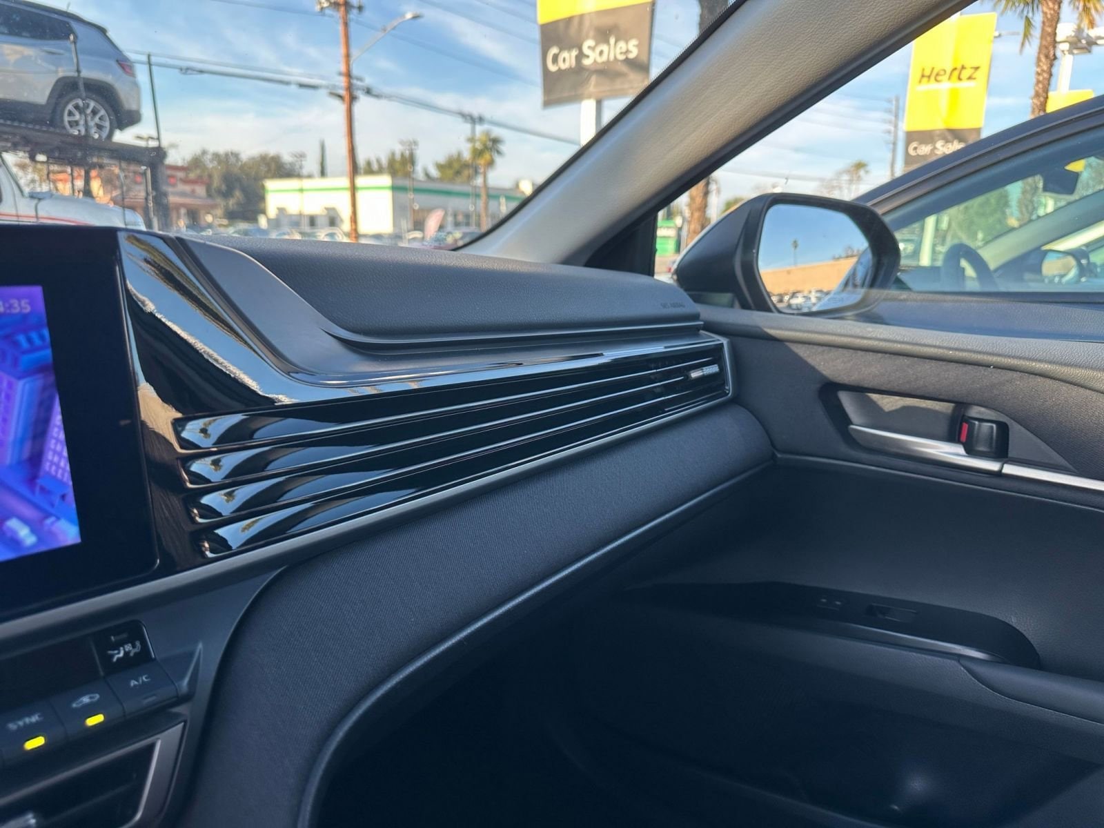 Thumbnail: 2025 Toyota Camry - 34