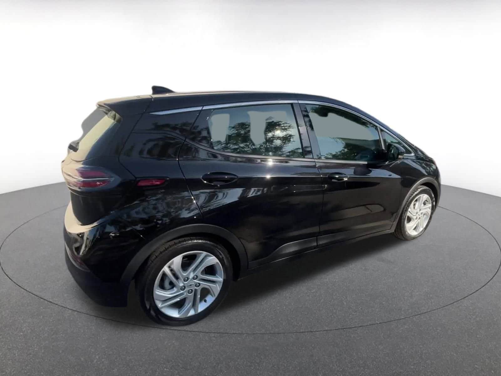 Thumbnail: 2023 Chevrolet Bolt EV - 15