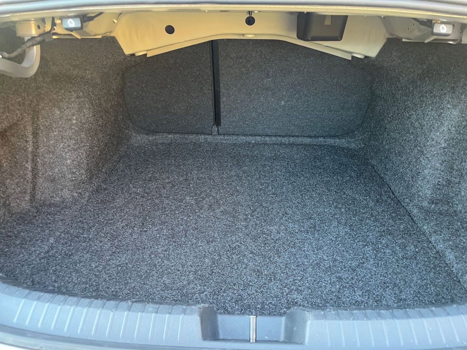 Thumbnail: 2025 Volkswagen Jetta - 33