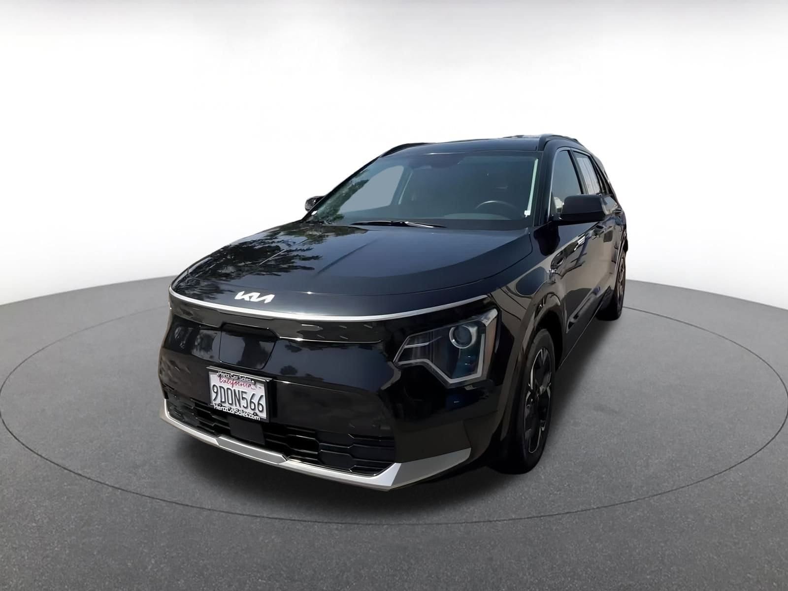 Thumbnail: 2023 Kia Niro - 7