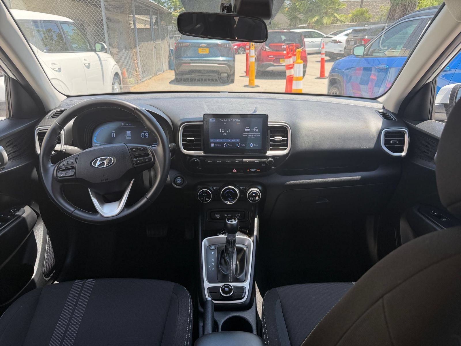 Thumbnail: 2025 Hyundai Venue - 33