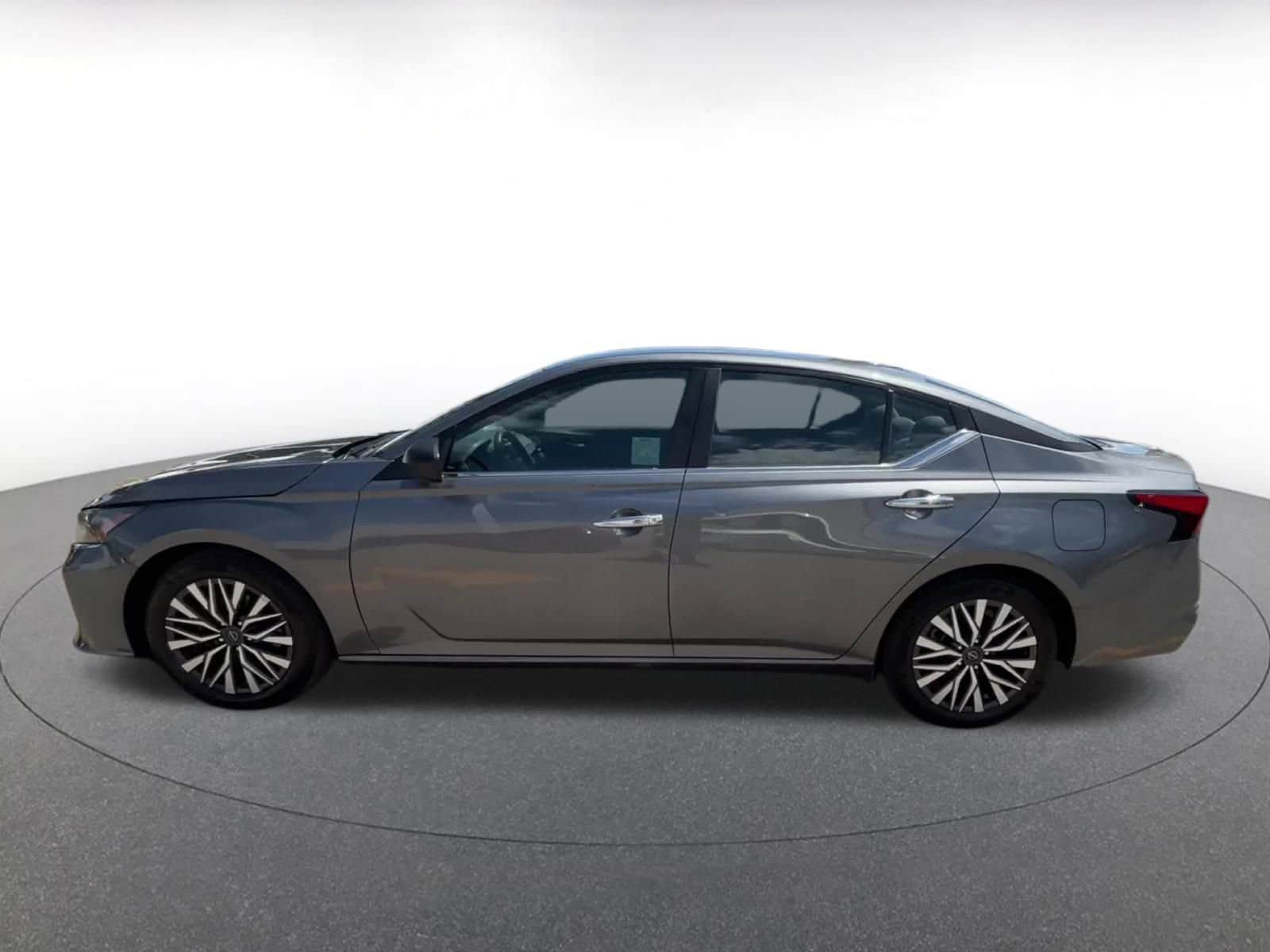 Thumbnail: 2024 Nissan Altima - 9