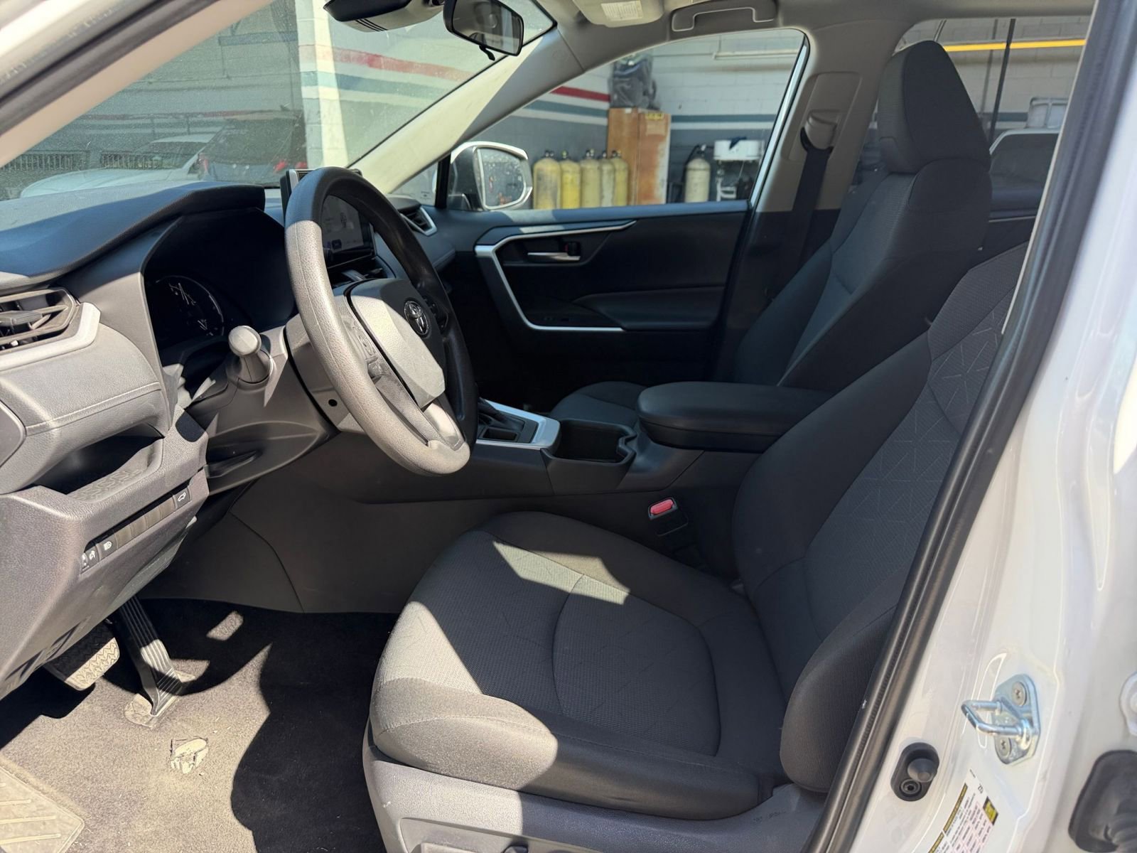 Thumbnail: 2025 Toyota RAV4 - 28