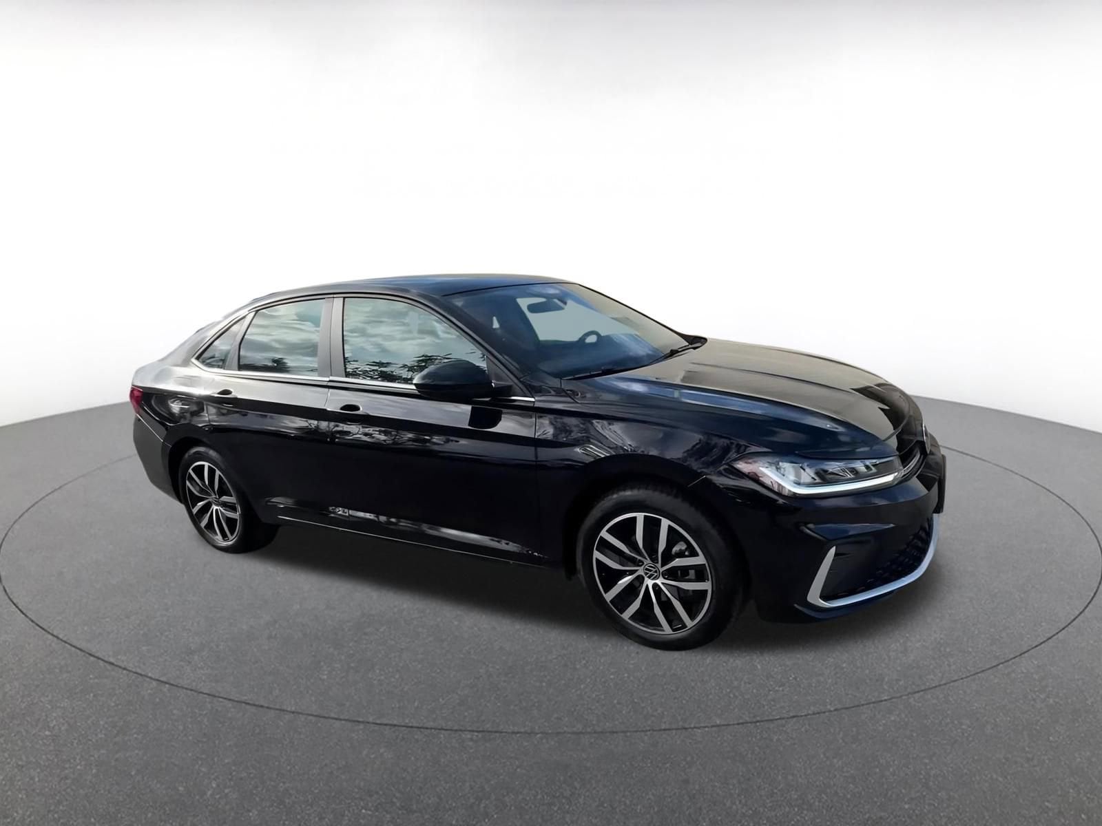 Thumbnail: 2025 Volkswagen Jetta - 2