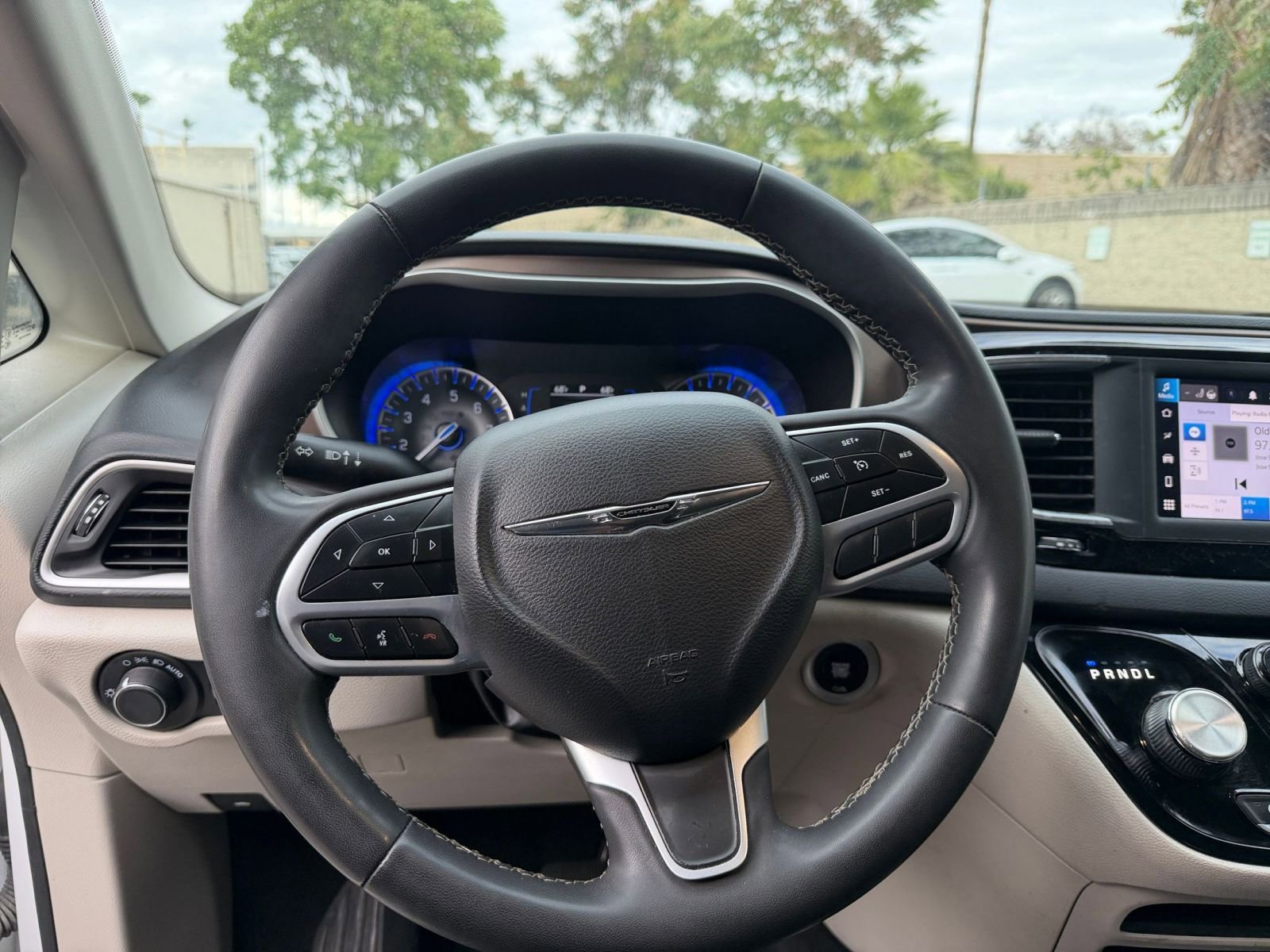 Thumbnail: 2023 Chrysler Voyager - 30