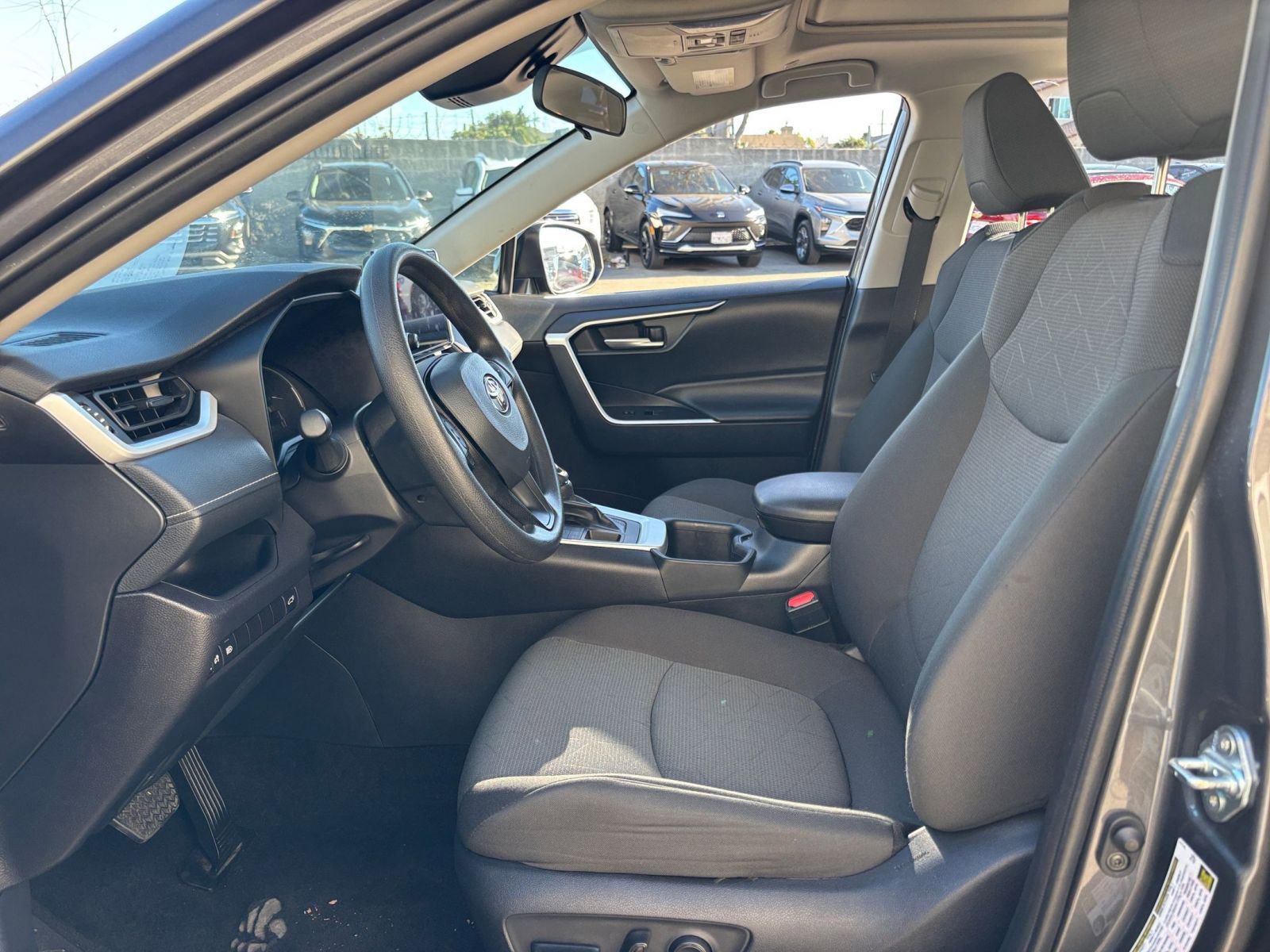 Thumbnail: 2025 Toyota RAV4 - 27