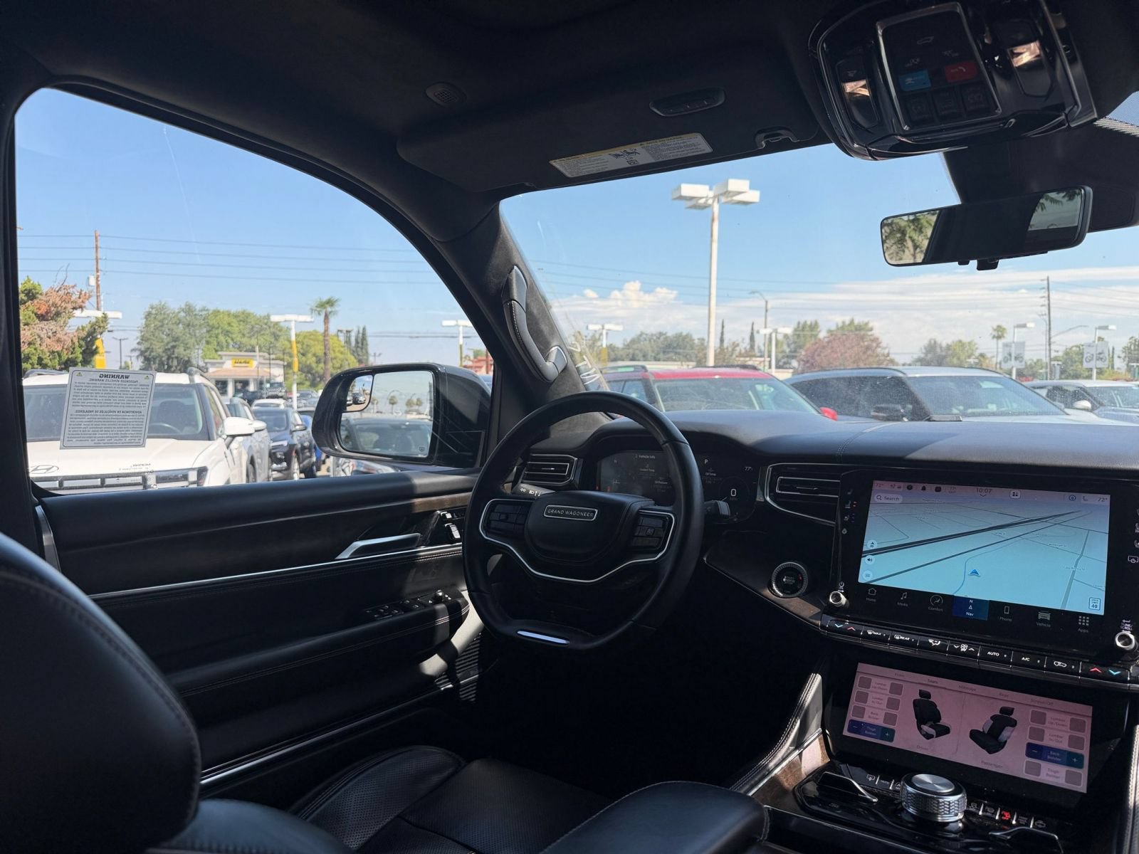 Thumbnail: 2023 Jeep Grand Wagoneer - 34