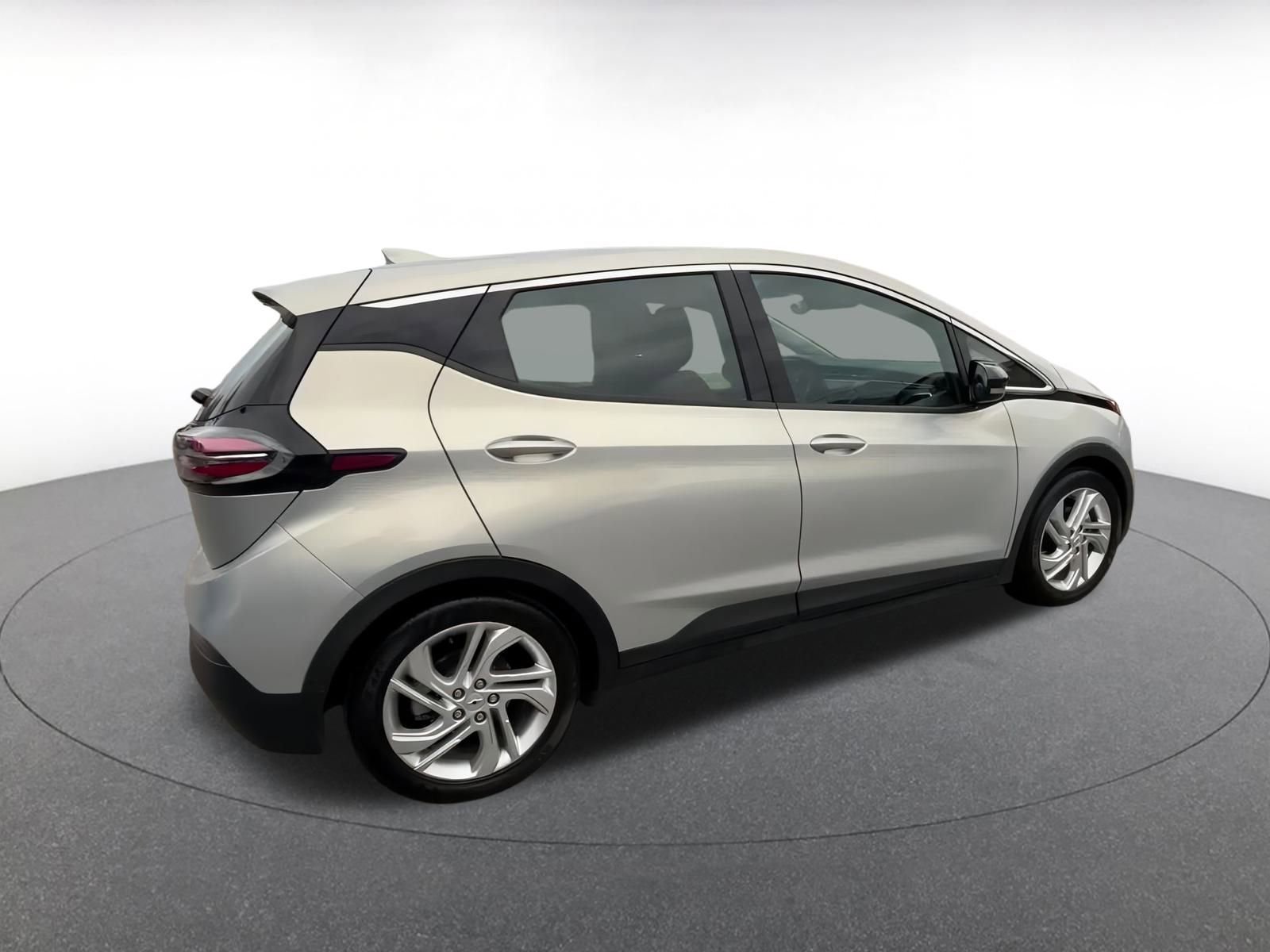 Thumbnail: 2023 Chevrolet Bolt EV - 14