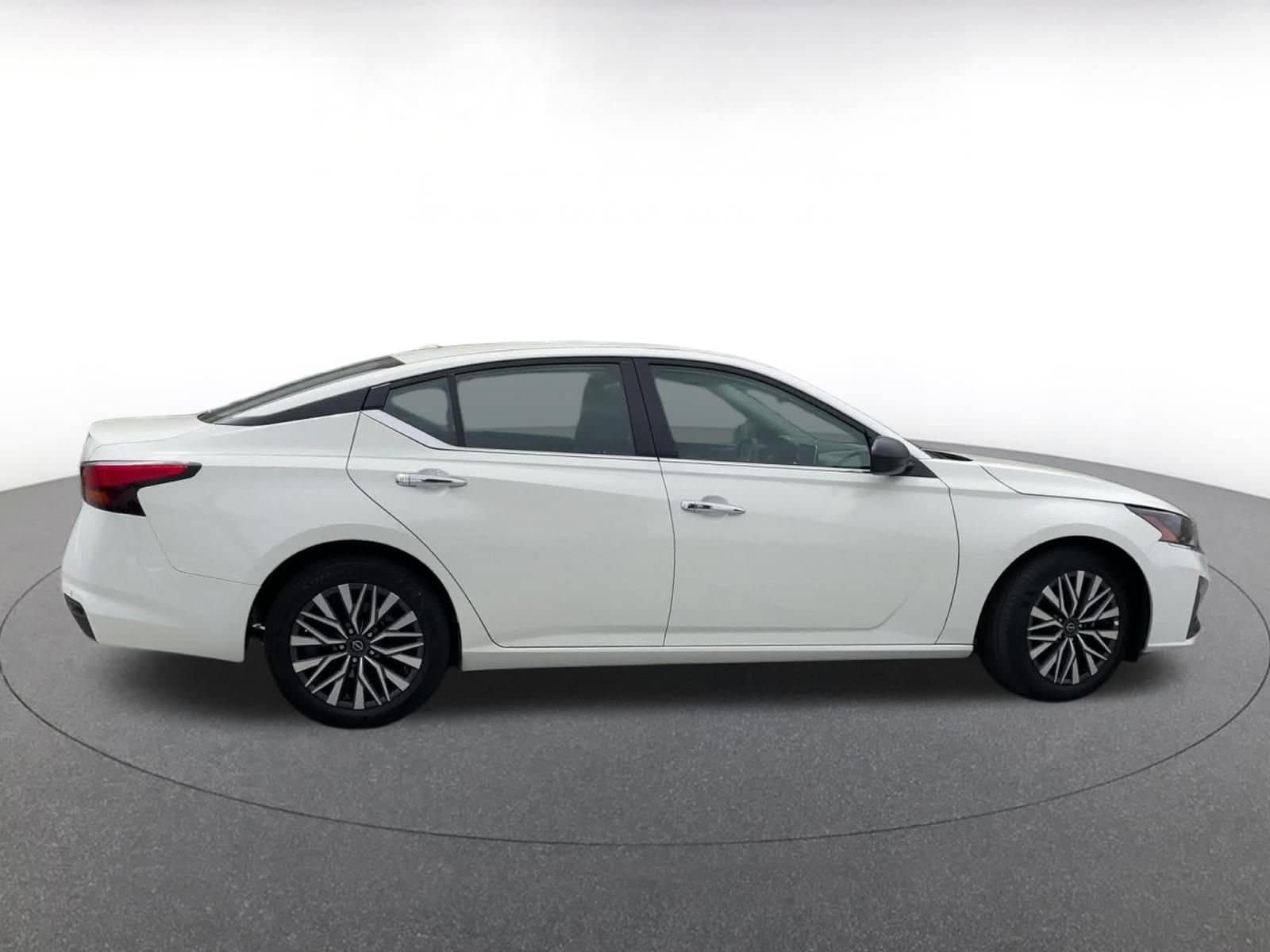 Thumbnail: 2025 Nissan Altima - 16
