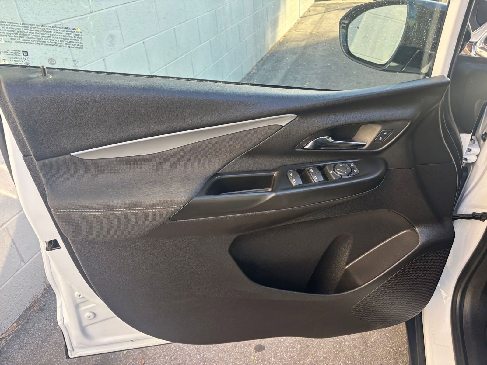Thumbnail: 2023 Chevrolet Bolt EV - 24