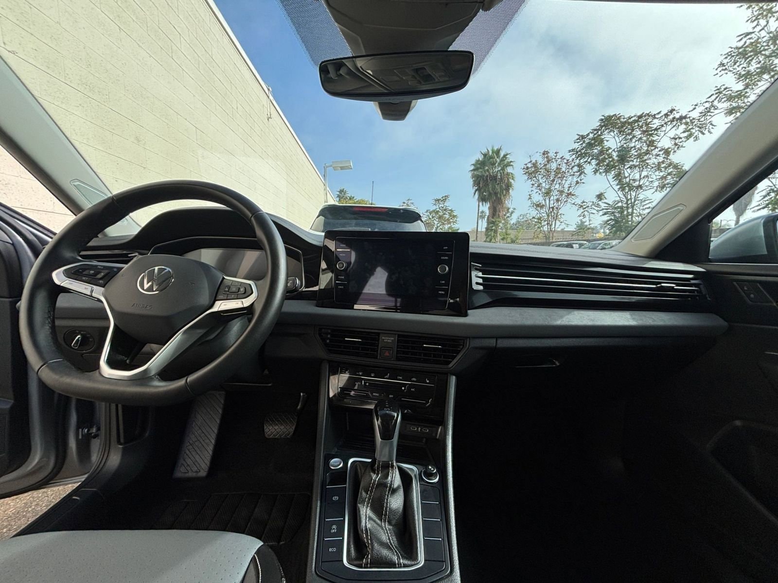 Thumbnail: 2025 Volkswagen Jetta - 33