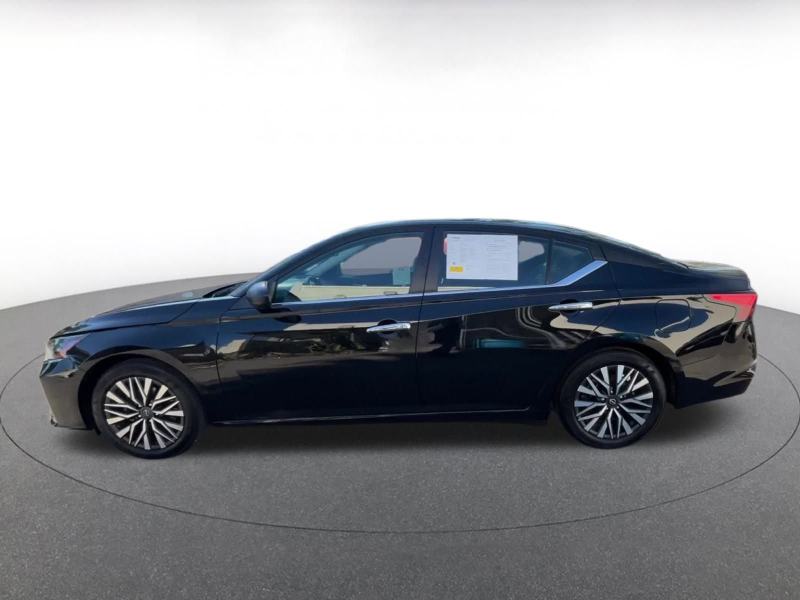Thumbnail: 2024 Nissan Altima - 9