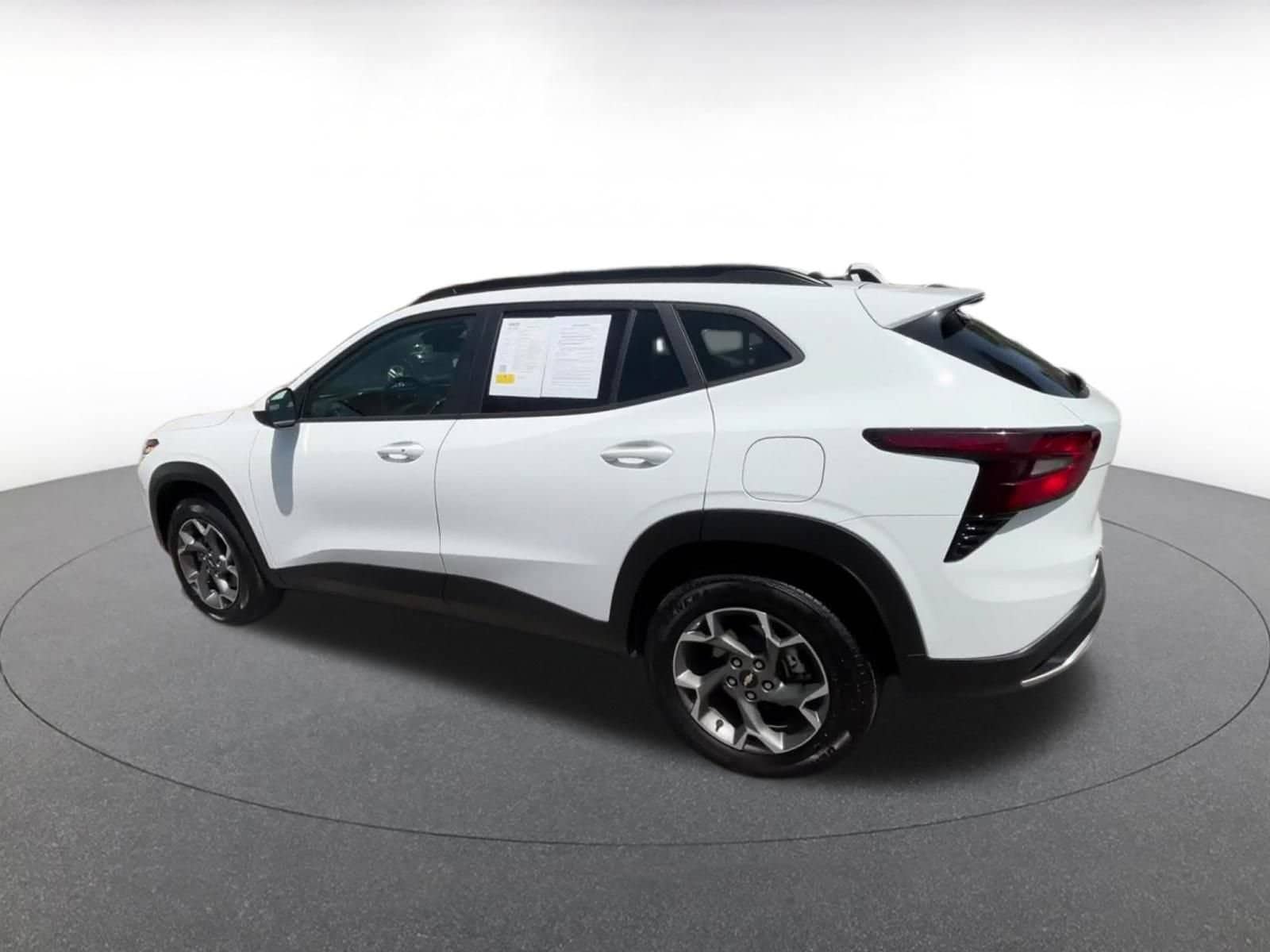 Thumbnail: 2025 Chevrolet Trax - 9