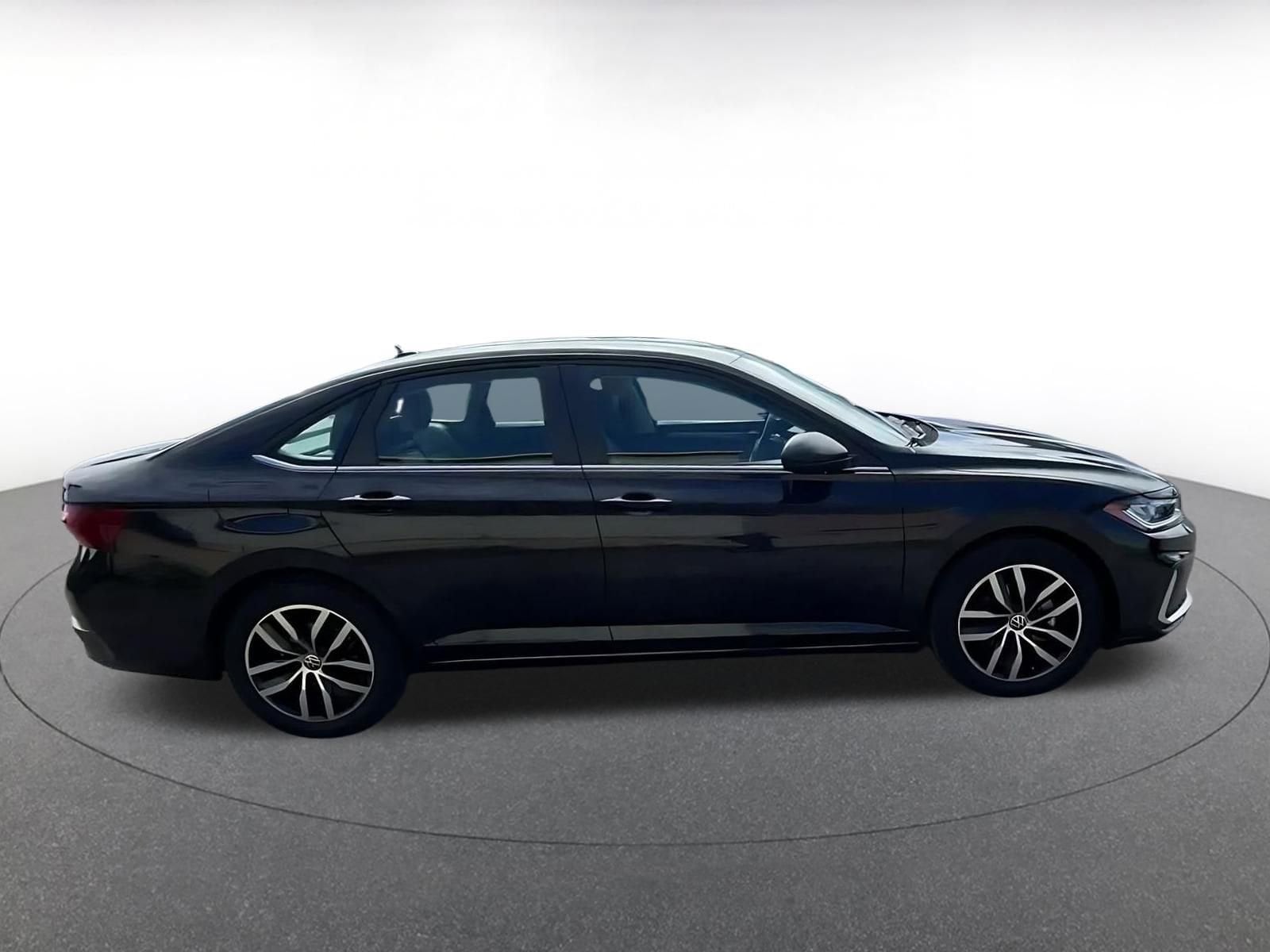 Thumbnail: 2025 Volkswagen Jetta - 16