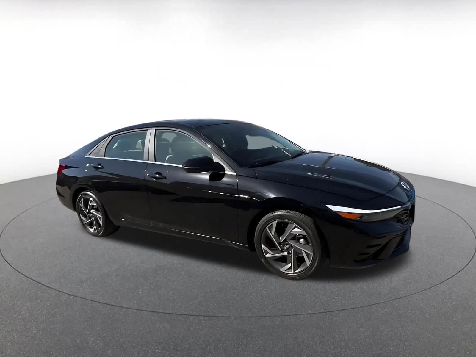 Thumbnail: 2025 Hyundai Elantra - 2