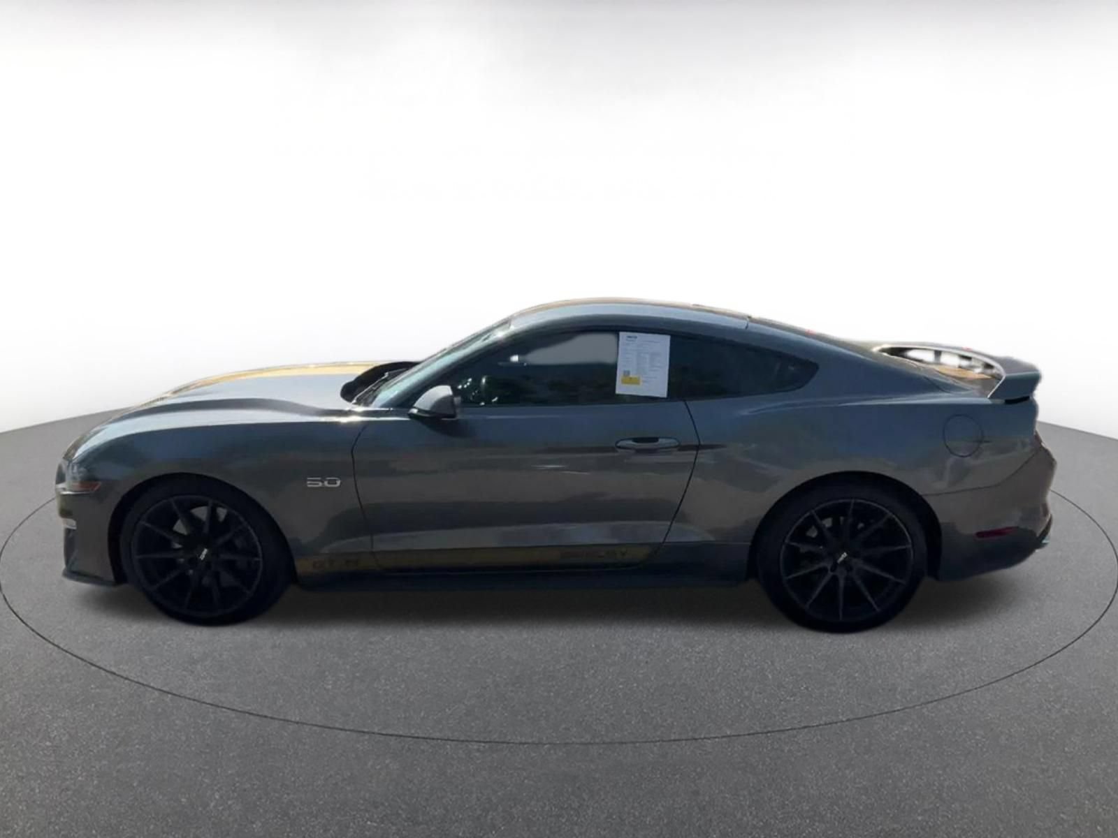 Thumbnail: 2022 Ford Mustang - 9