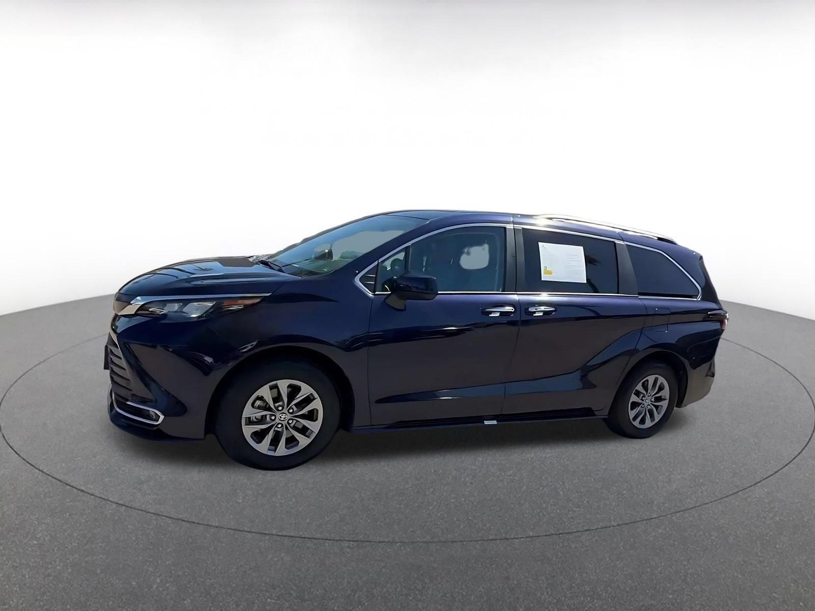 Thumbnail: 2024 Toyota Sienna - 7