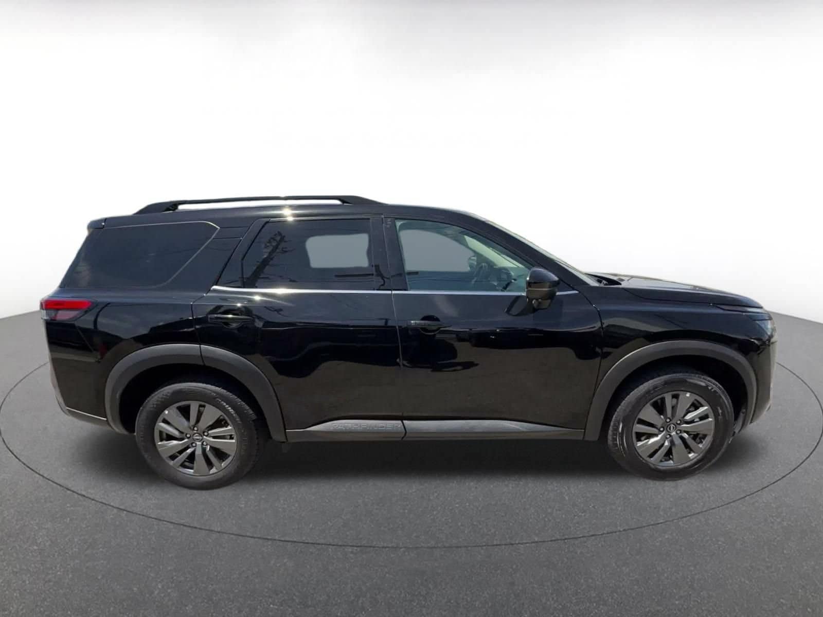 Thumbnail: 2025 Nissan Pathfinder - 13
