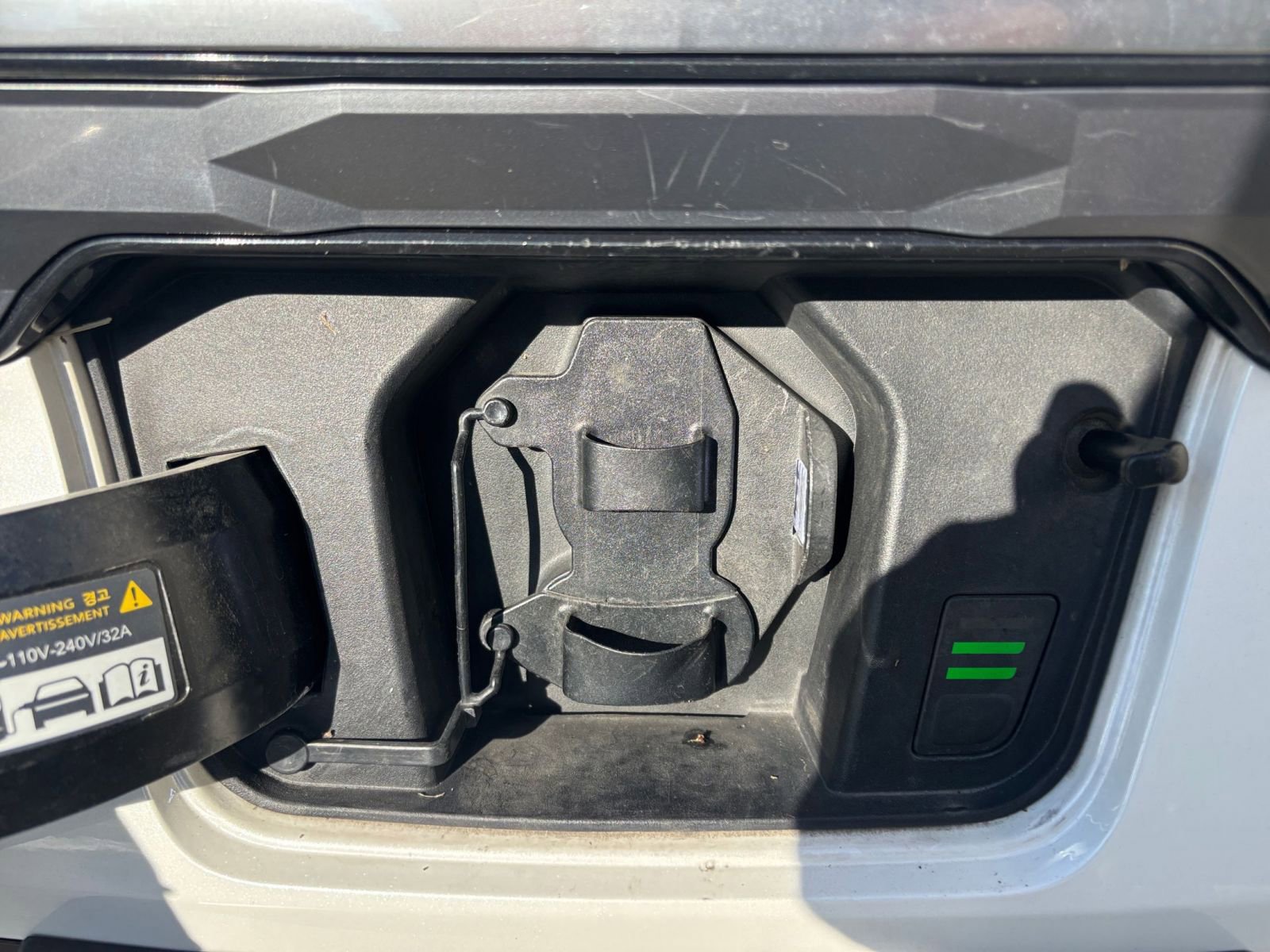 Thumbnail: 2023 Kia Niro - 23