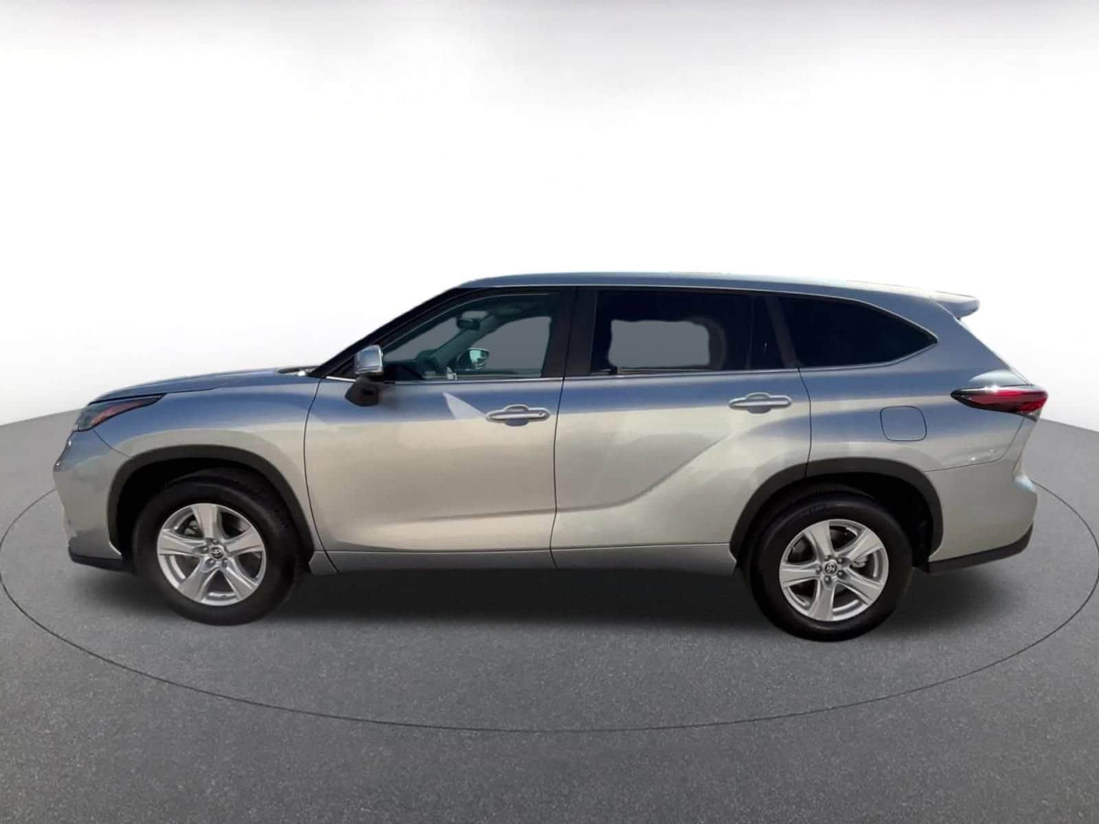 Thumbnail: 2025 Toyota Highlander - 9