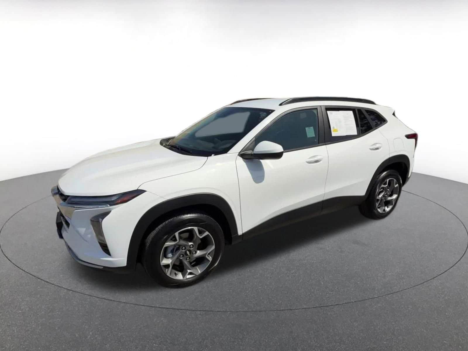 Thumbnail: 2025 Chevrolet Trax - 8