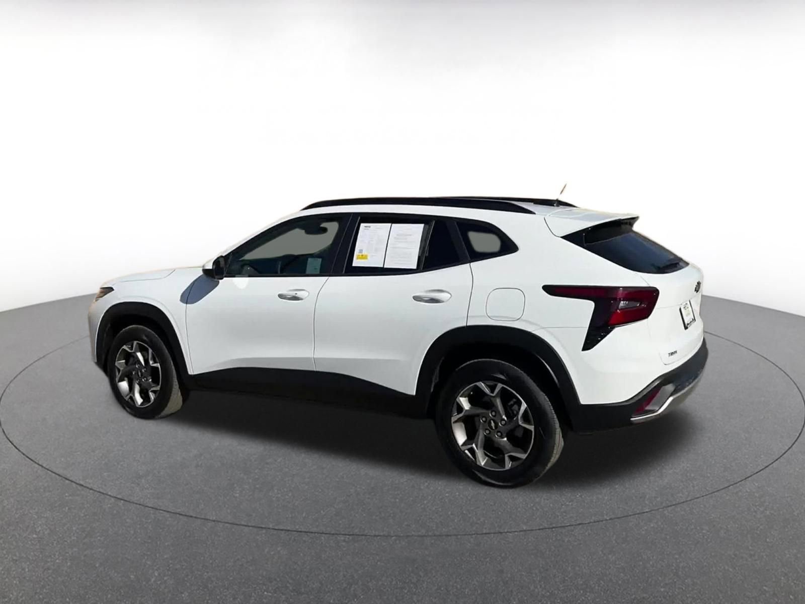 Thumbnail: 2025 Chevrolet Trax - 10