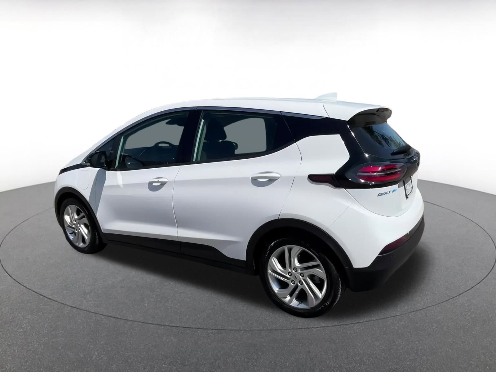 Thumbnail: 2023 Chevrolet Bolt EV - 10