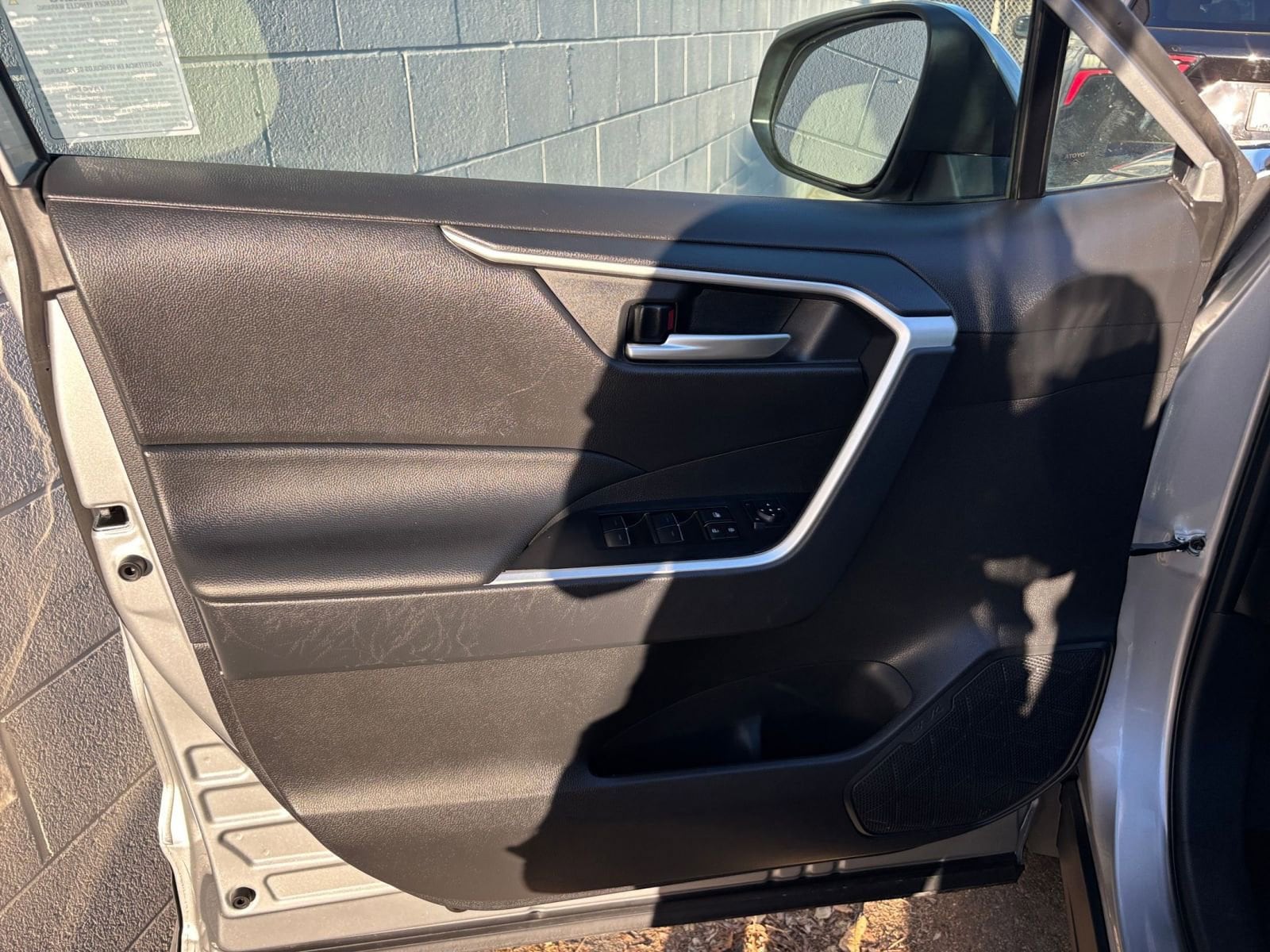 Thumbnail: 2025 Toyota RAV4 - 20