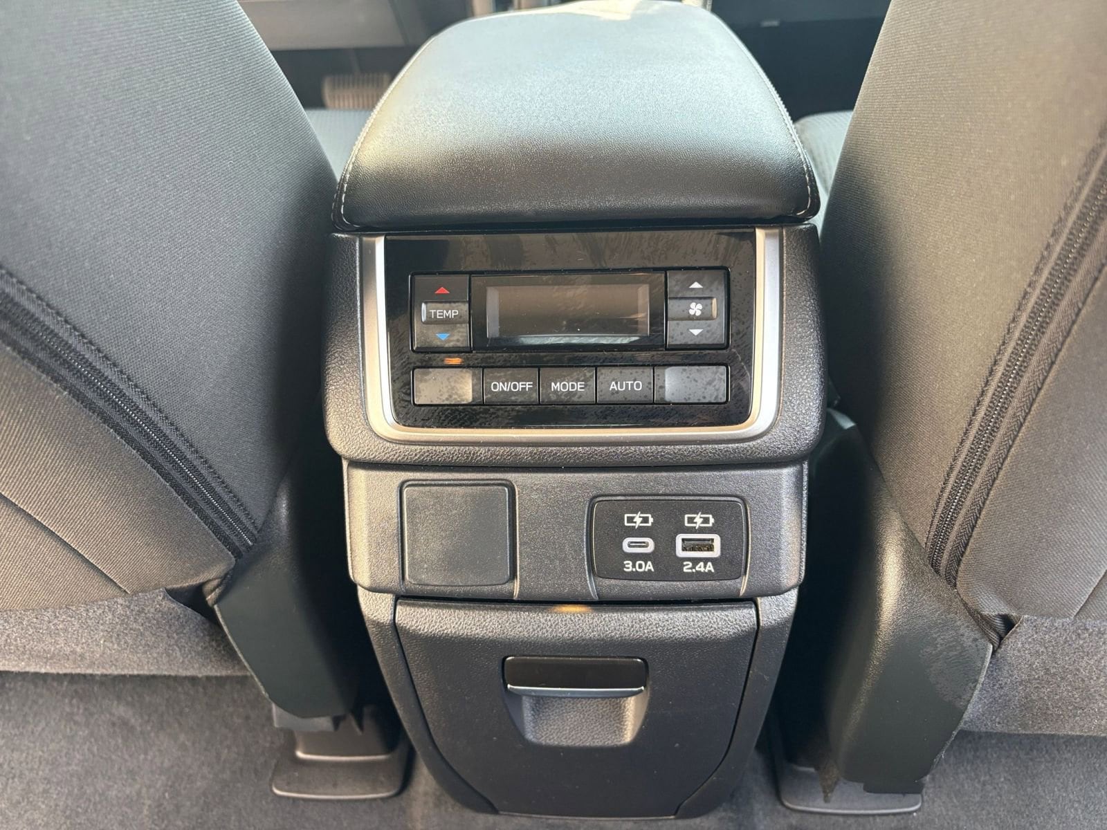 2024 Subaru Ascent Premium 26