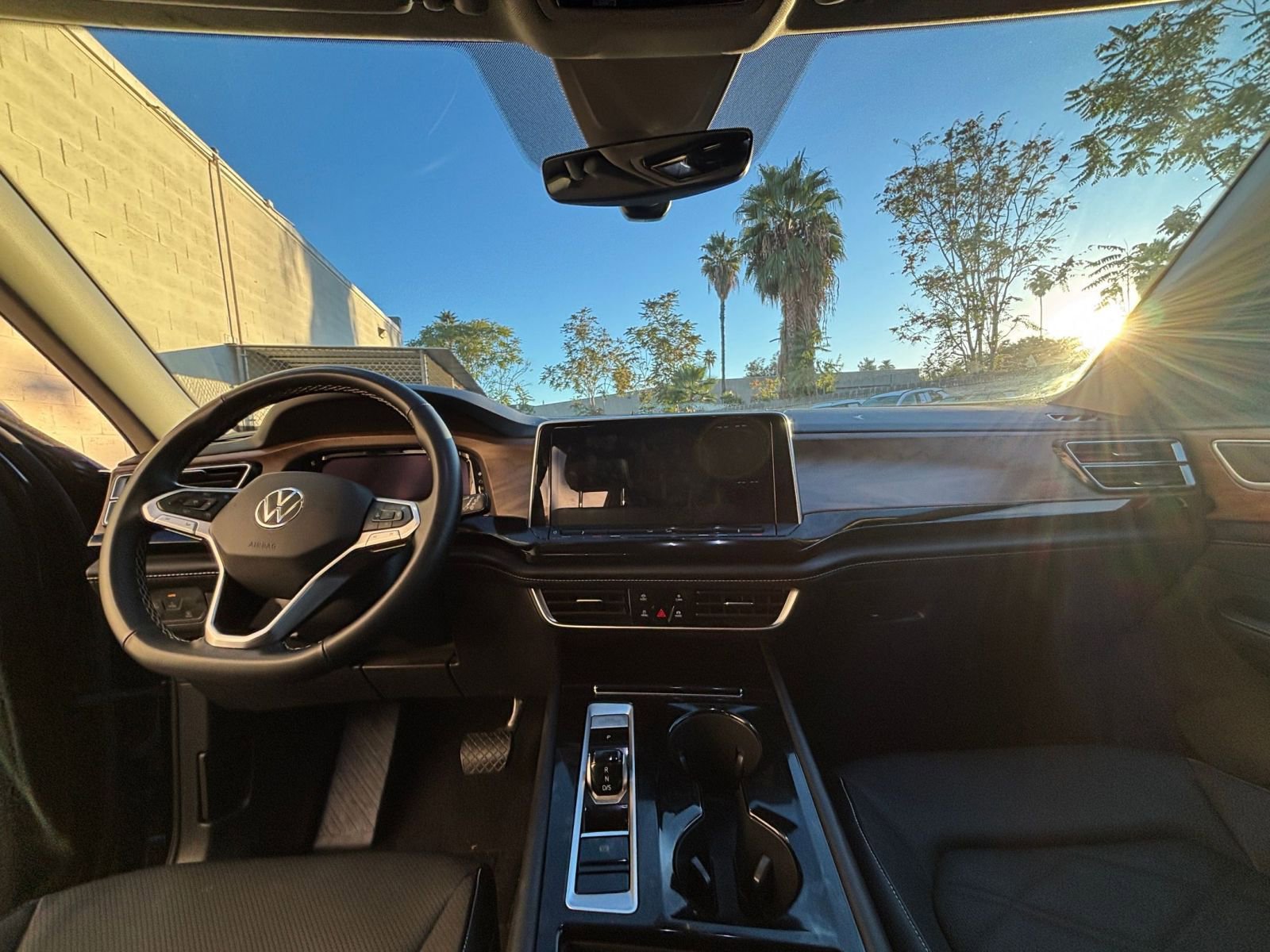 Thumbnail: 2025 Volkswagen Atlas - 34