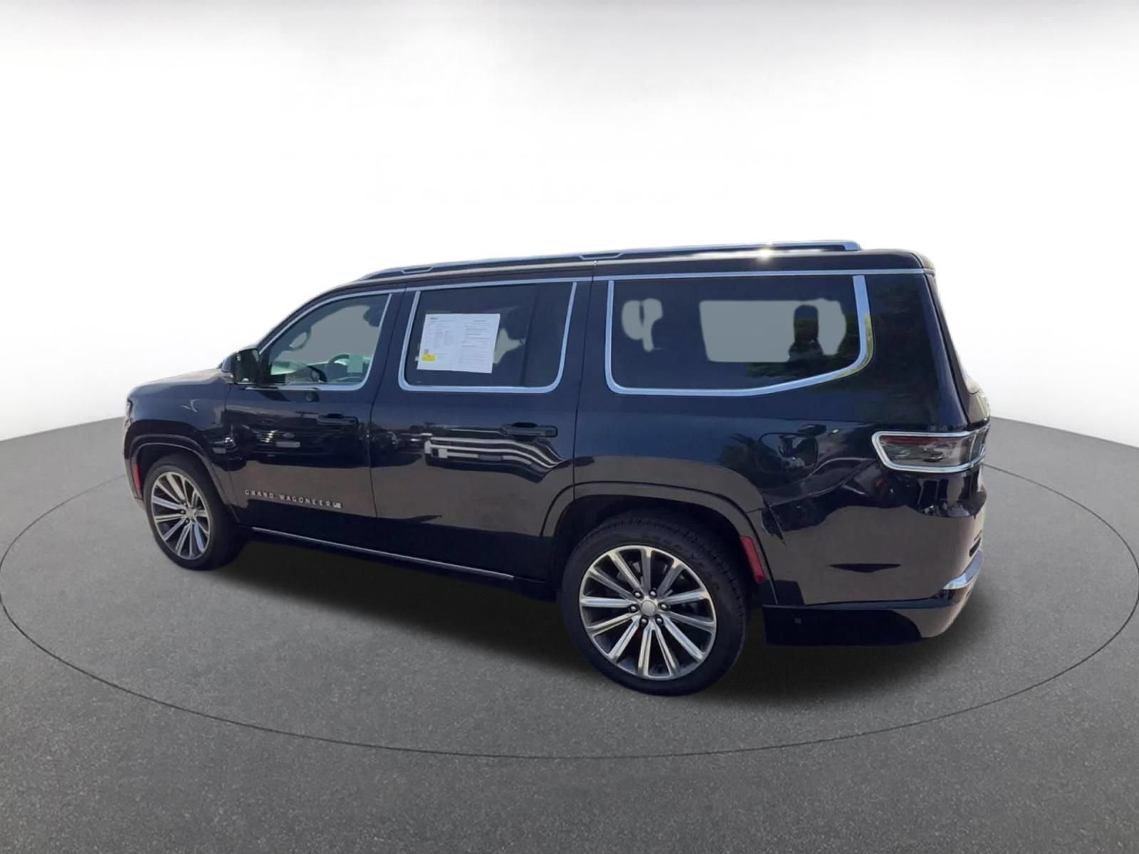 Thumbnail: 2023 Jeep Grand Wagoneer - 10