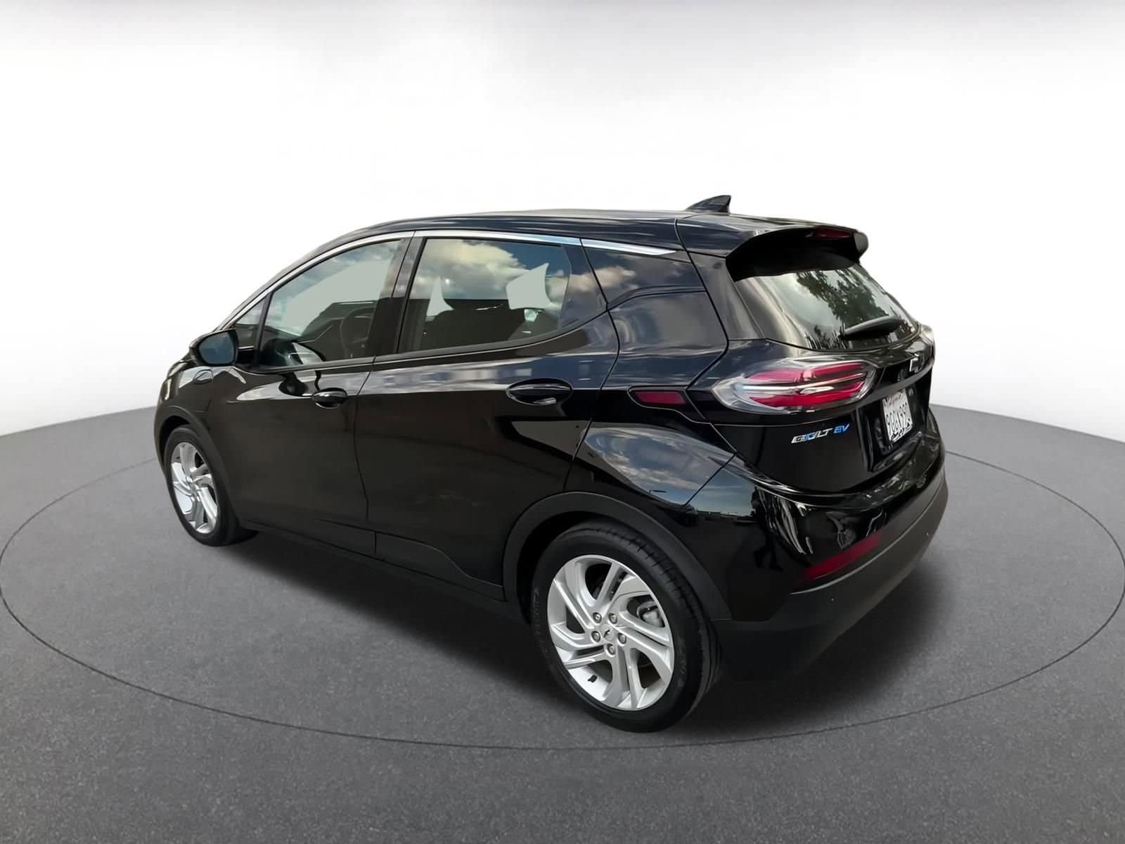 Thumbnail: 2023 Chevrolet Bolt EV - 10