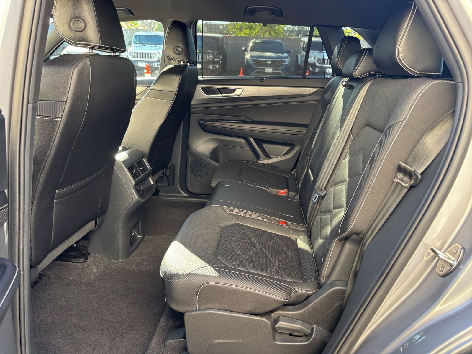 Thumbnail: 2025 Volkswagen Atlas - 25