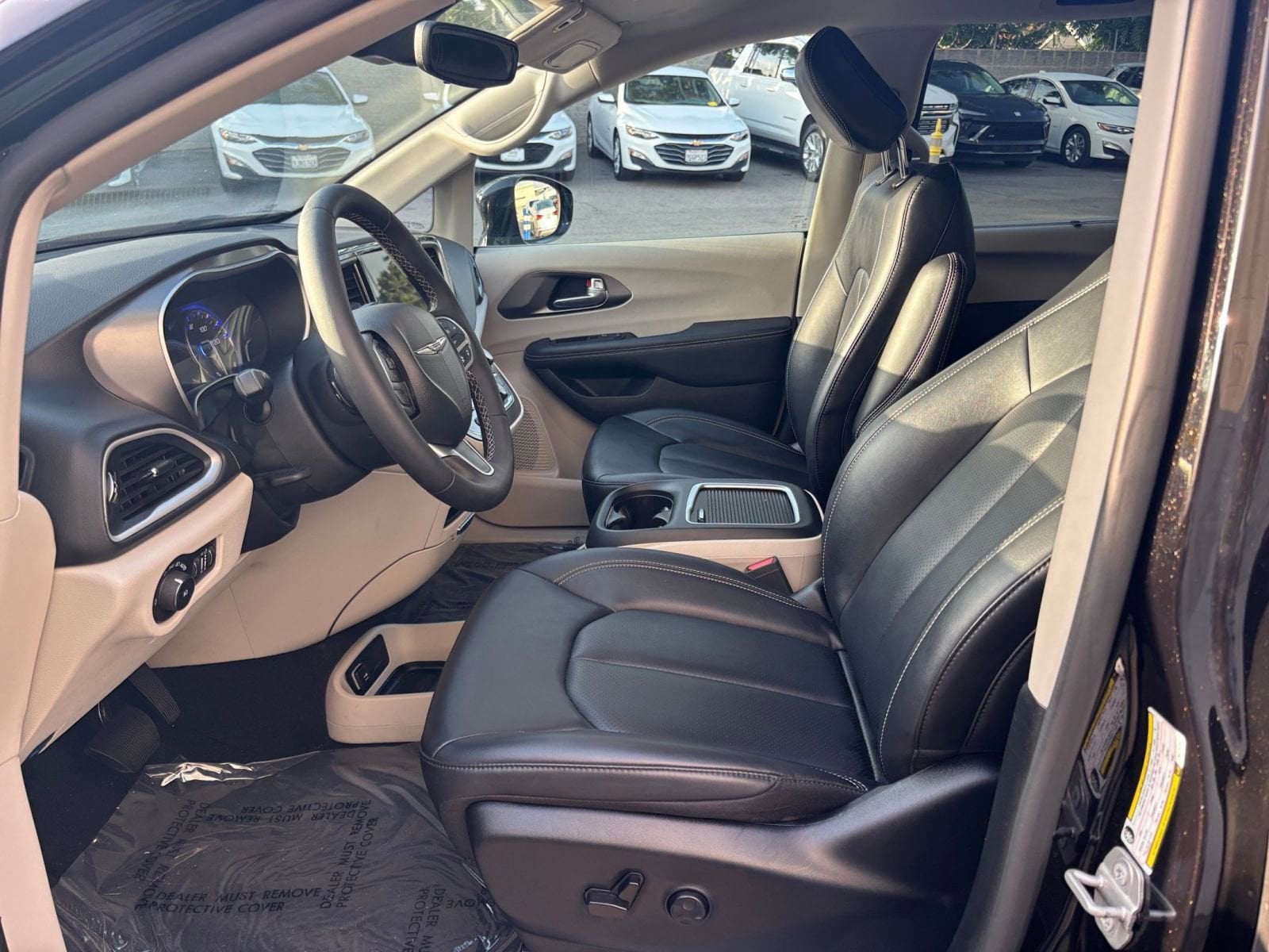 Thumbnail: 2024 Chrysler Pacifica - 28