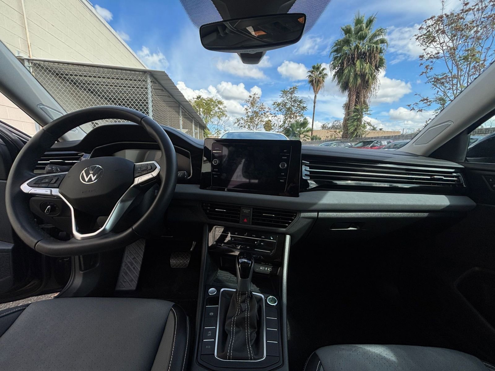 Thumbnail: 2025 Volkswagen Jetta - 33