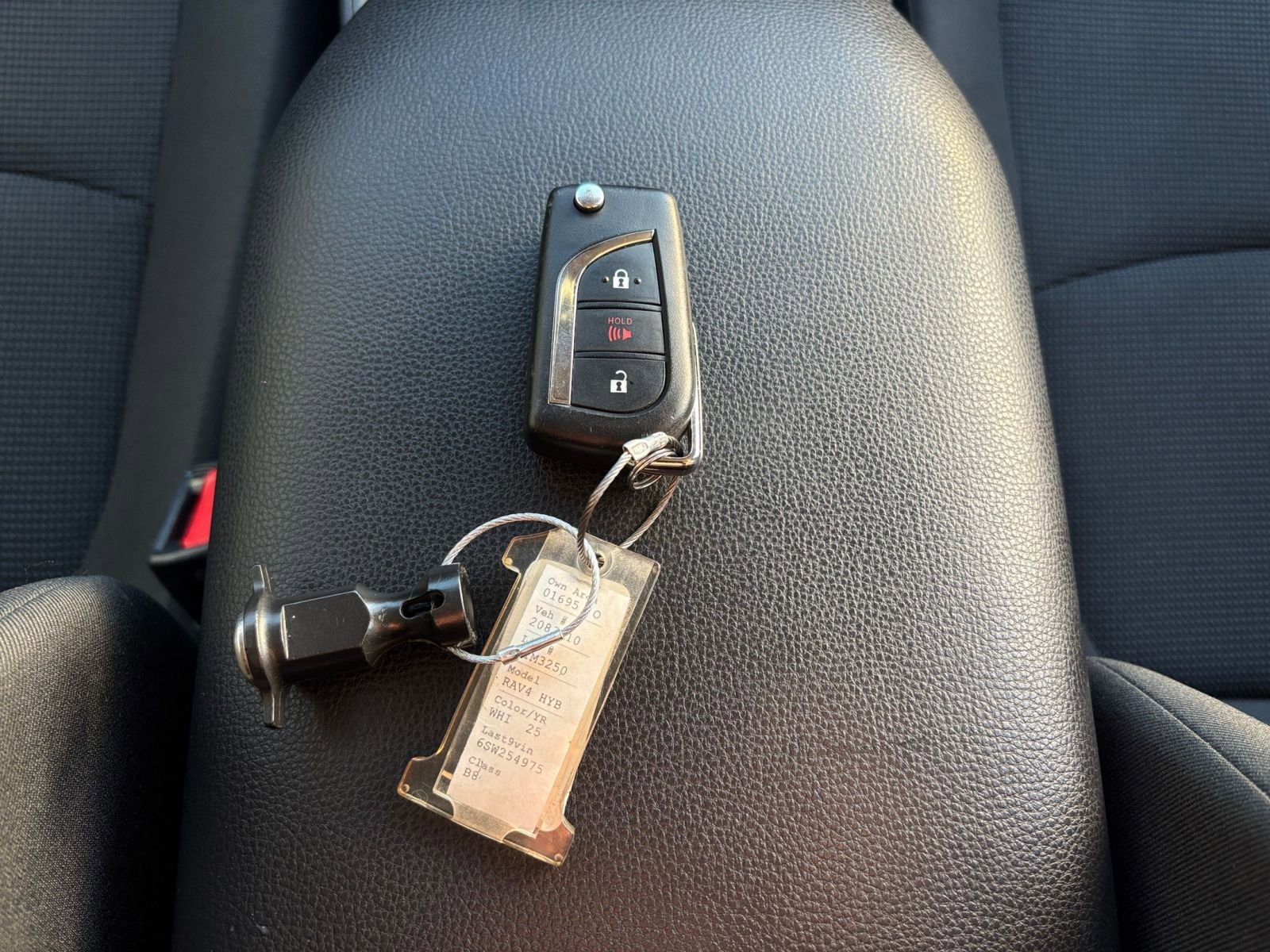 Thumbnail: 2025 Toyota RAV4 - 22