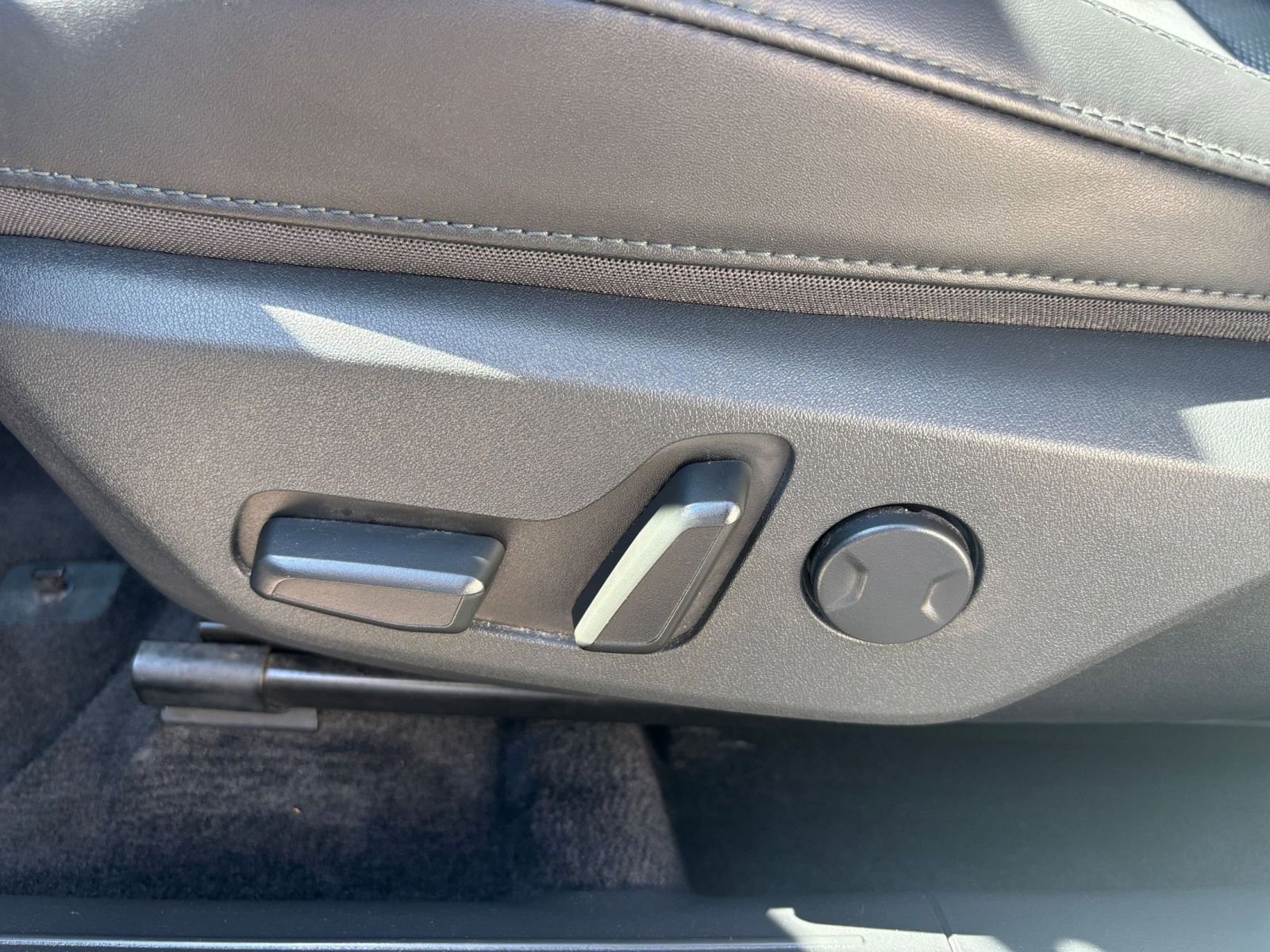 Thumbnail: 2023 Kia Niro - 28