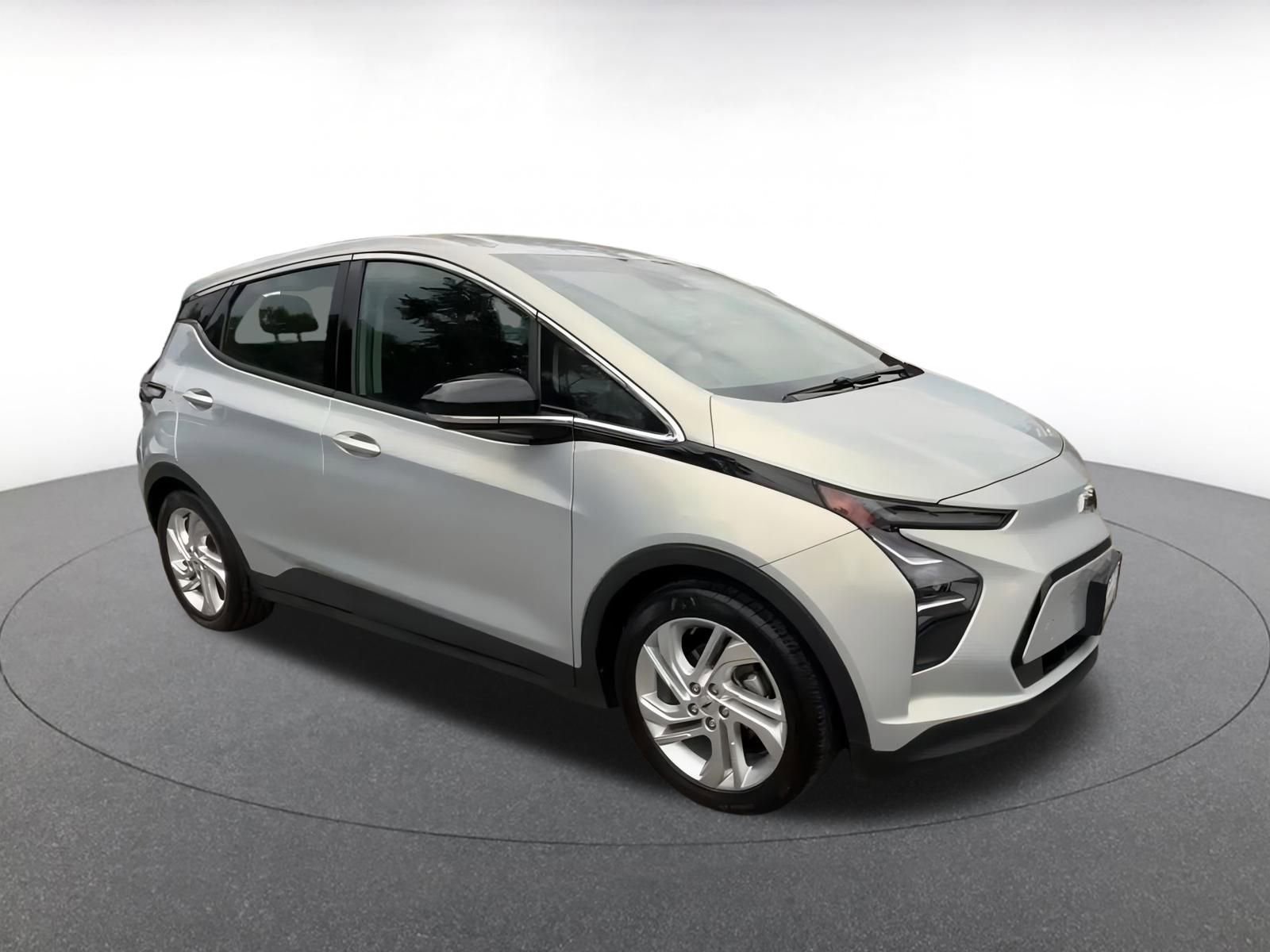 Thumbnail: 2023 Chevrolet Bolt EV - 2