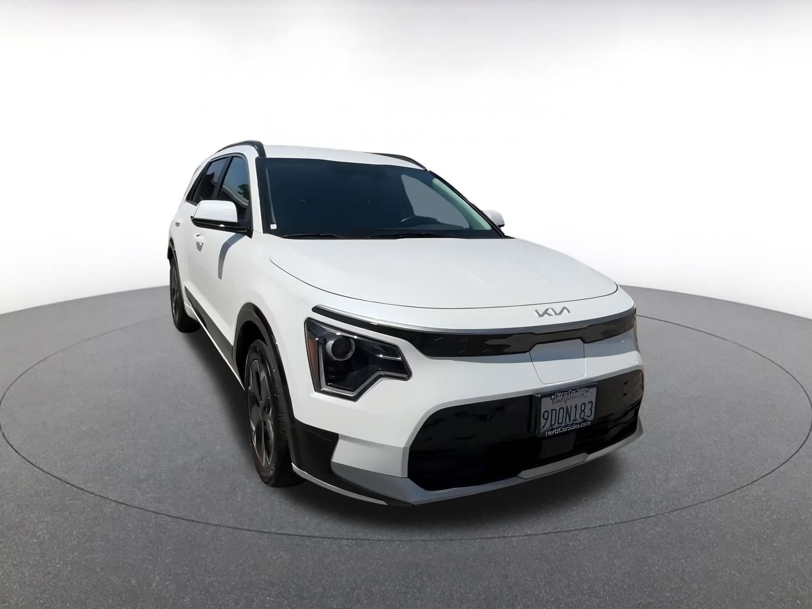 Thumbnail: 2023 Kia Niro - 3