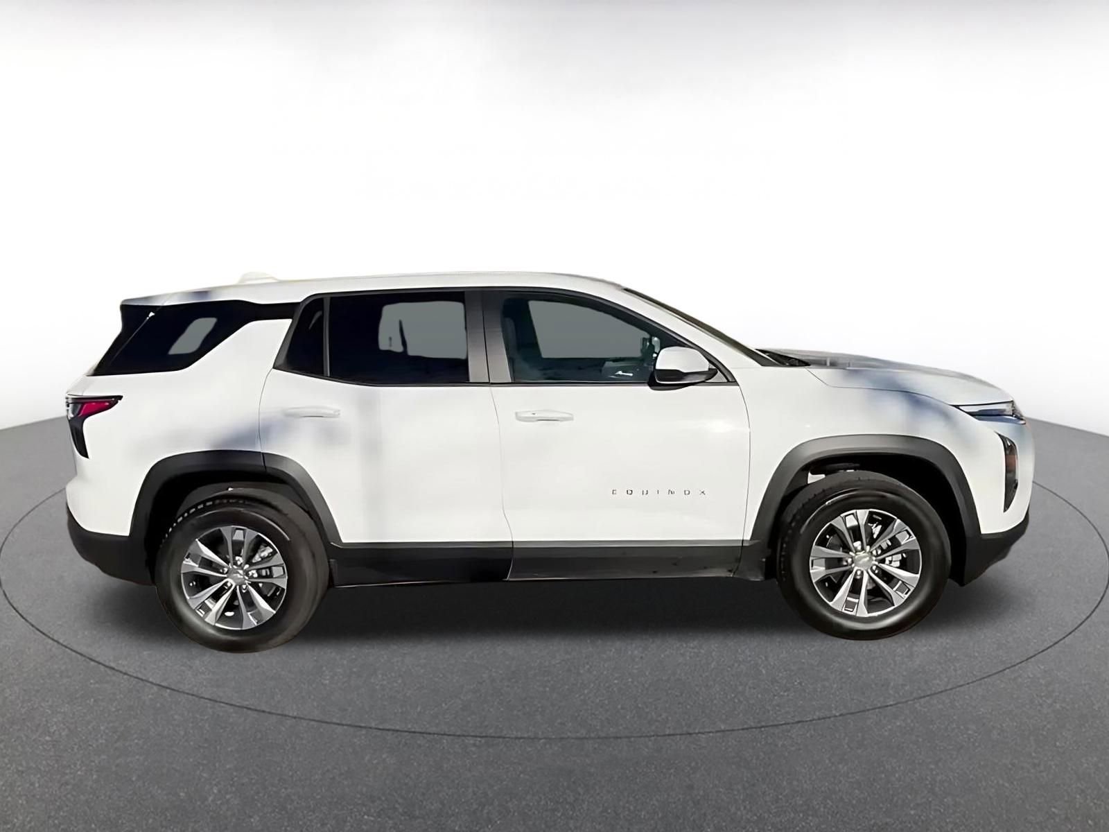 Thumbnail: 2025 Chevrolet Equinox - 16