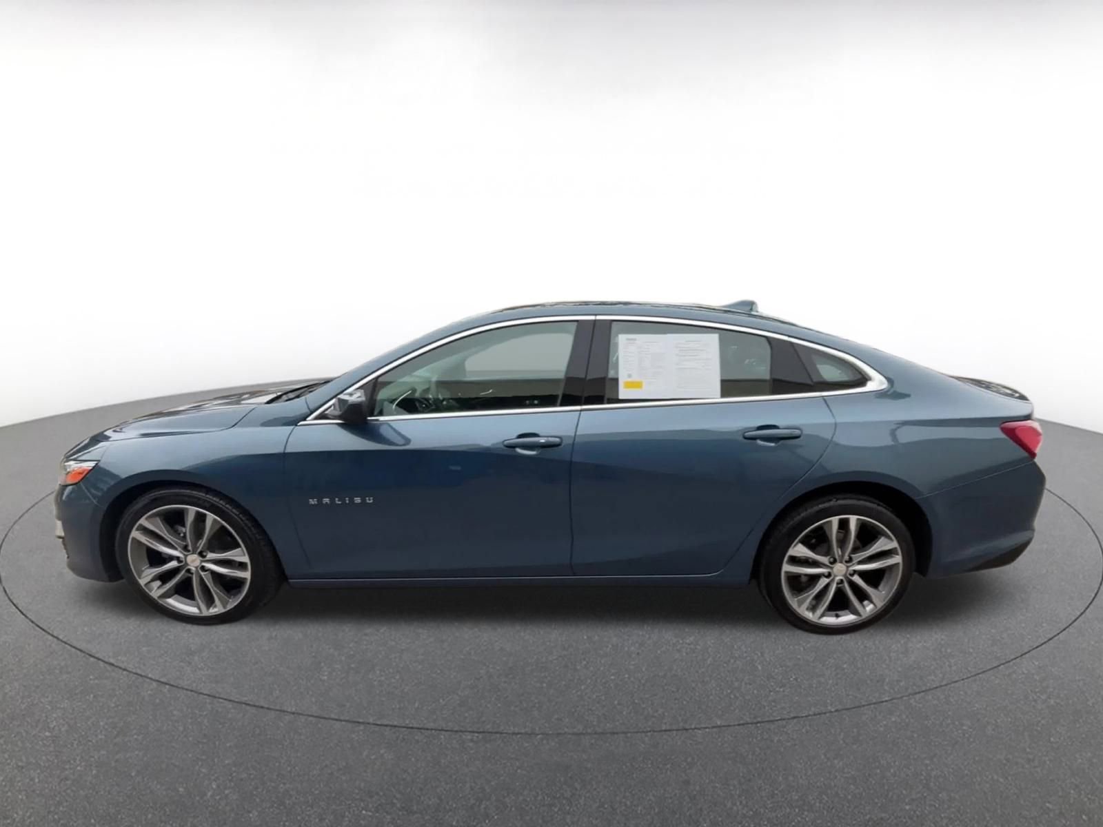 Thumbnail: 2024 Chevrolet Malibu - 9