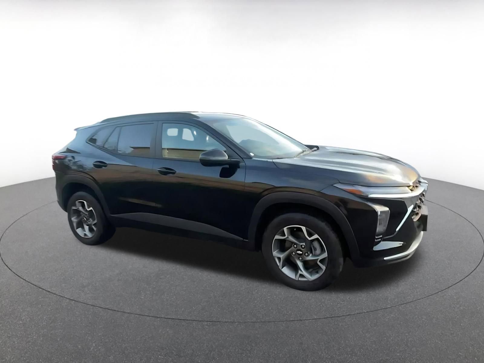 Thumbnail: 2025 Chevrolet Trax - 2