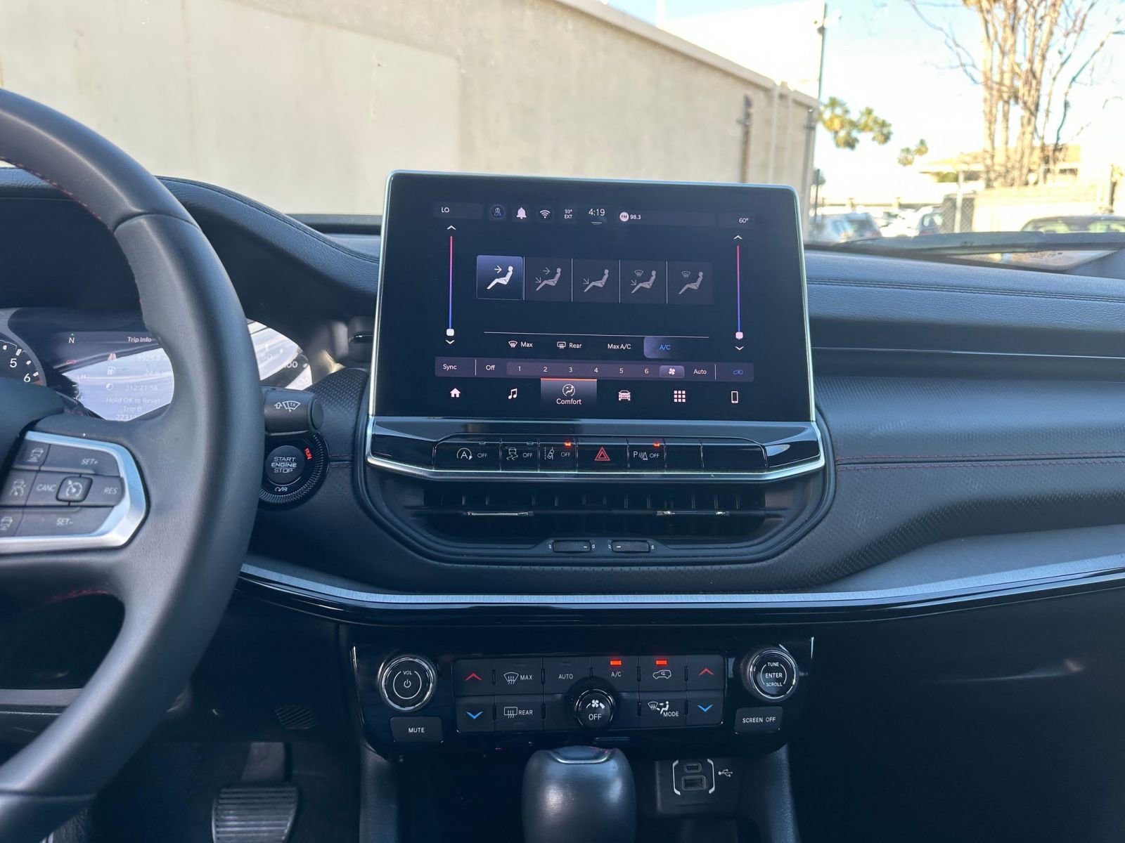 Thumbnail: 2025 Jeep Compass - 17