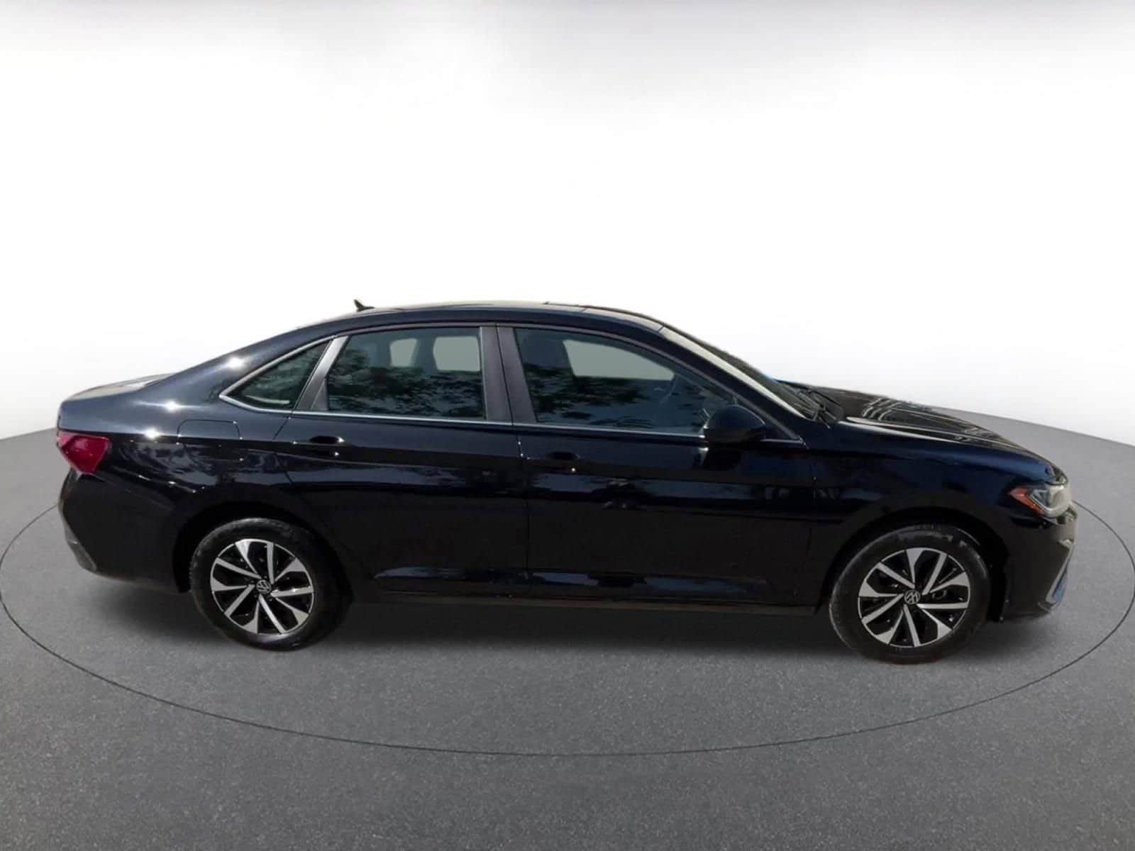 Thumbnail: 2025 Volkswagen Jetta - 16