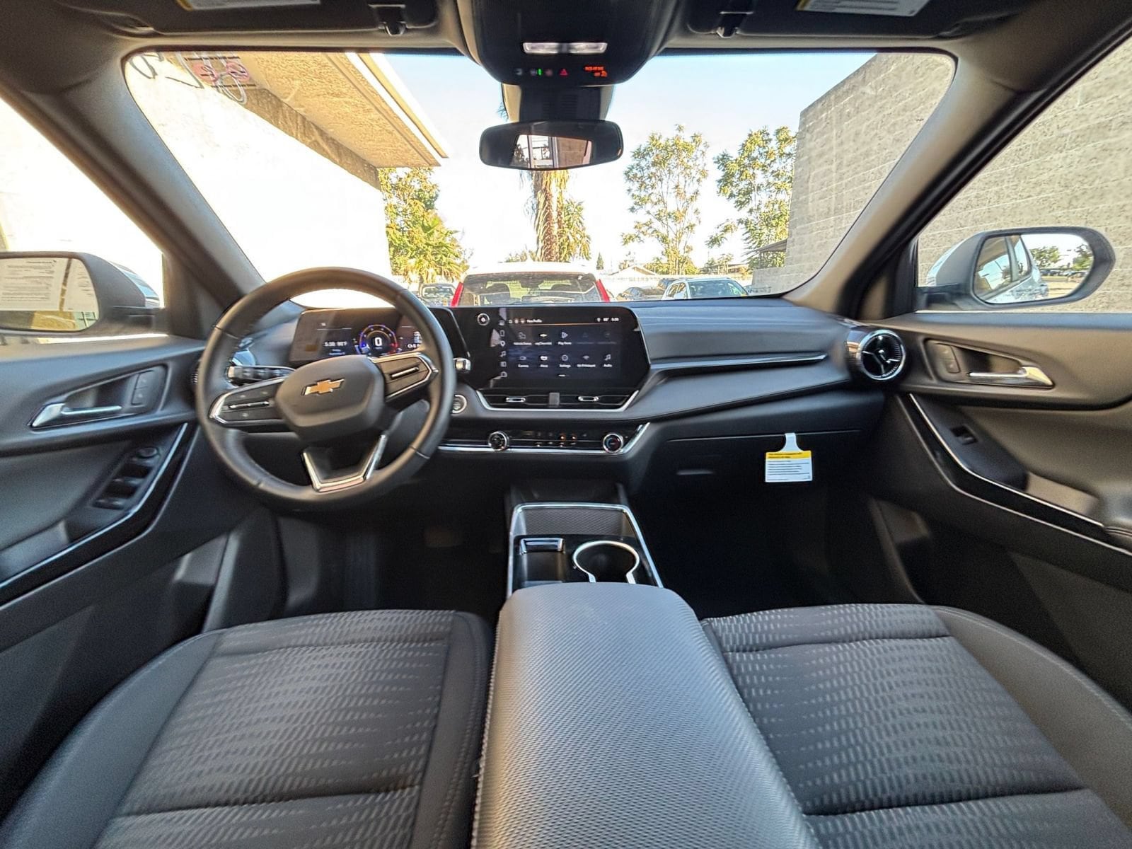 Thumbnail: 2025 Chevrolet Equinox - 32